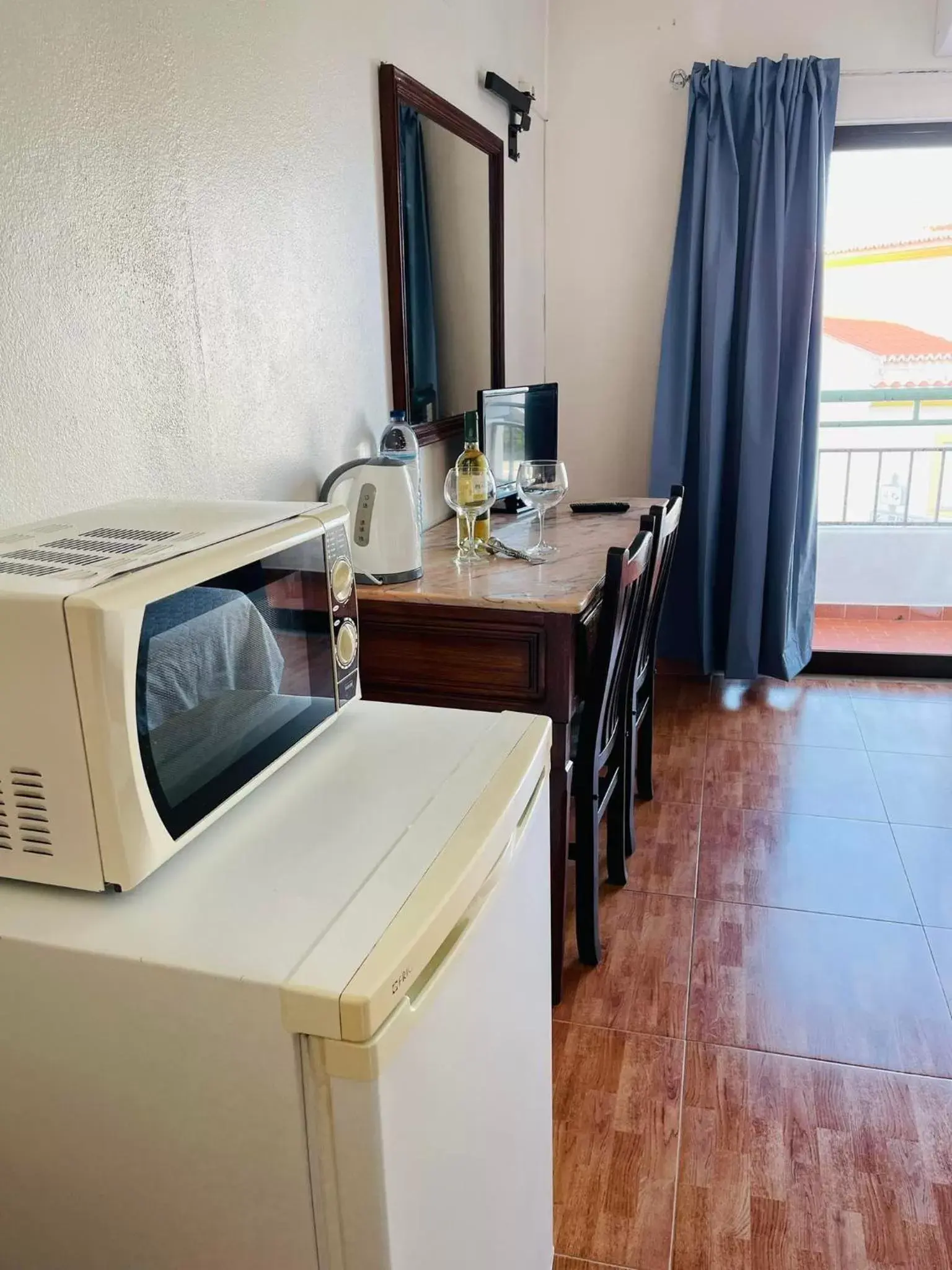 TV/Entertainment Center in Casa Do Canto