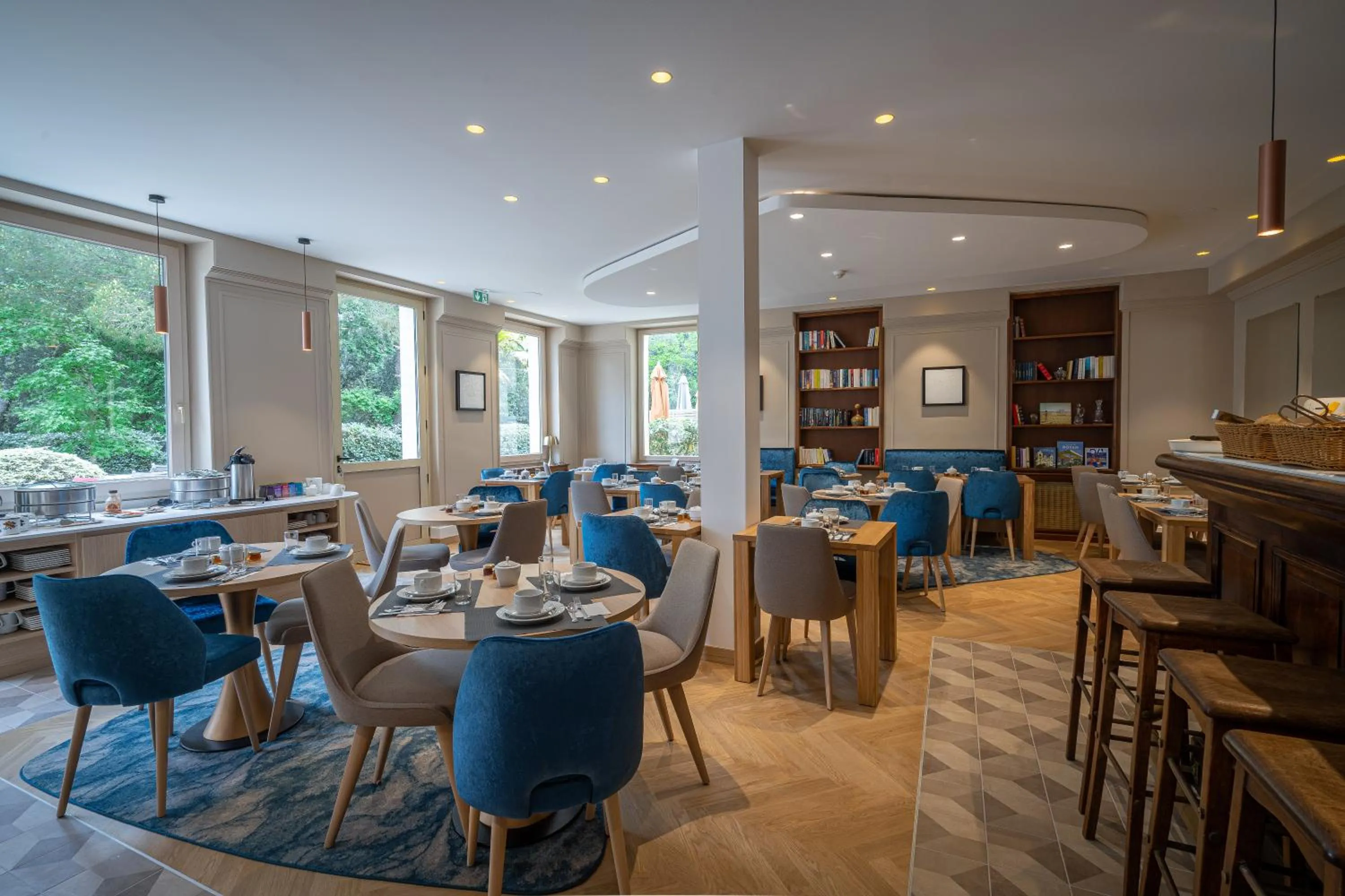 Property building in Hôtel The Originals Résidence de Rohan (EX RELAIS DU SILENCE)