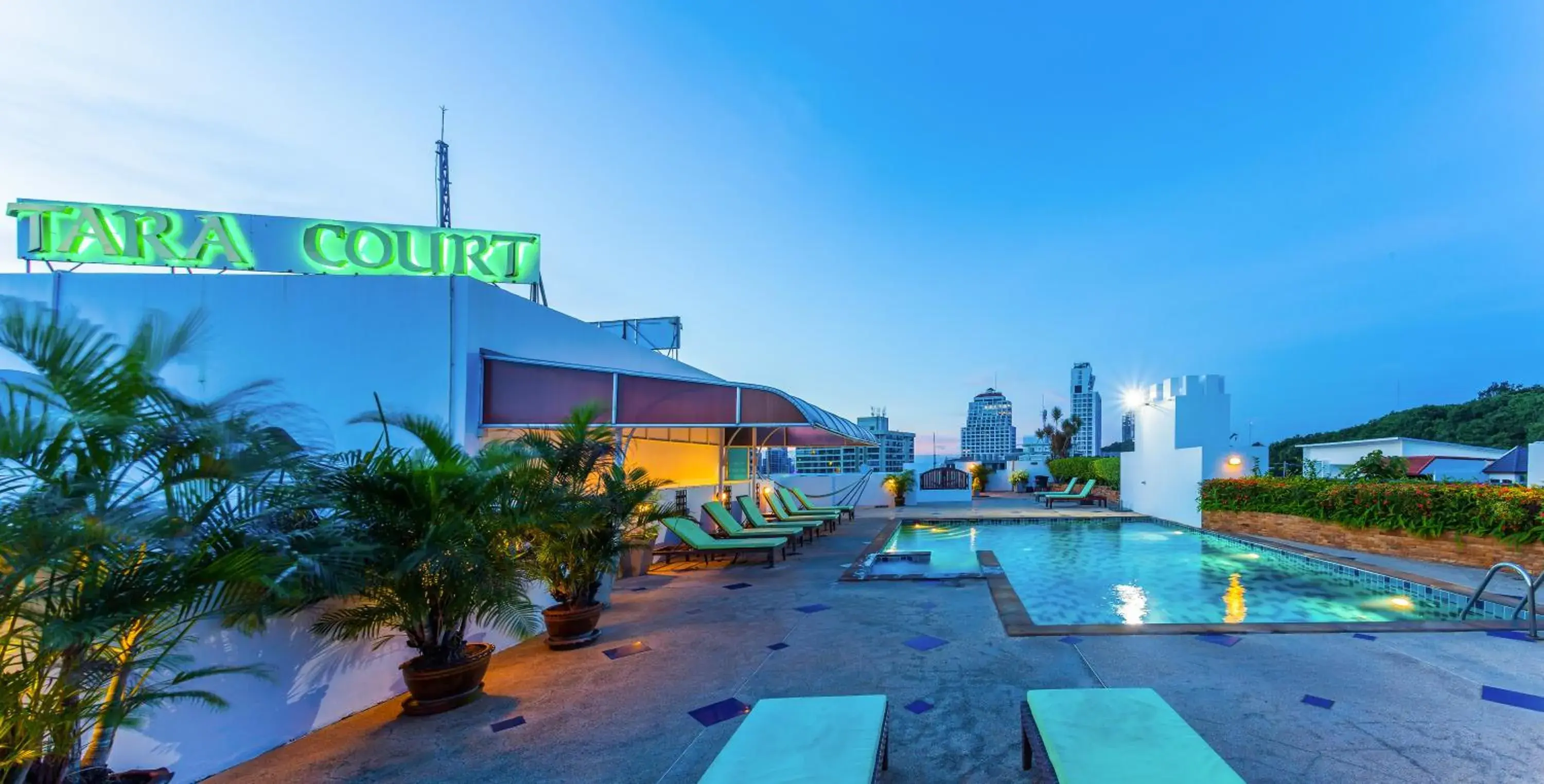 Swimming pool, Property Building in Tara Court Hotel