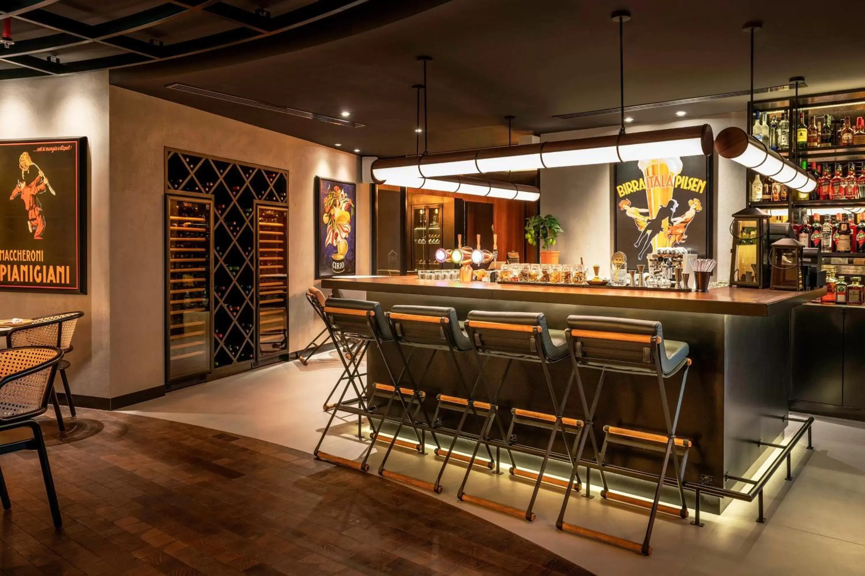Restaurant/places to eat, Lounge/Bar in Le Royal Meridien Beach Resort & Spa Dubai