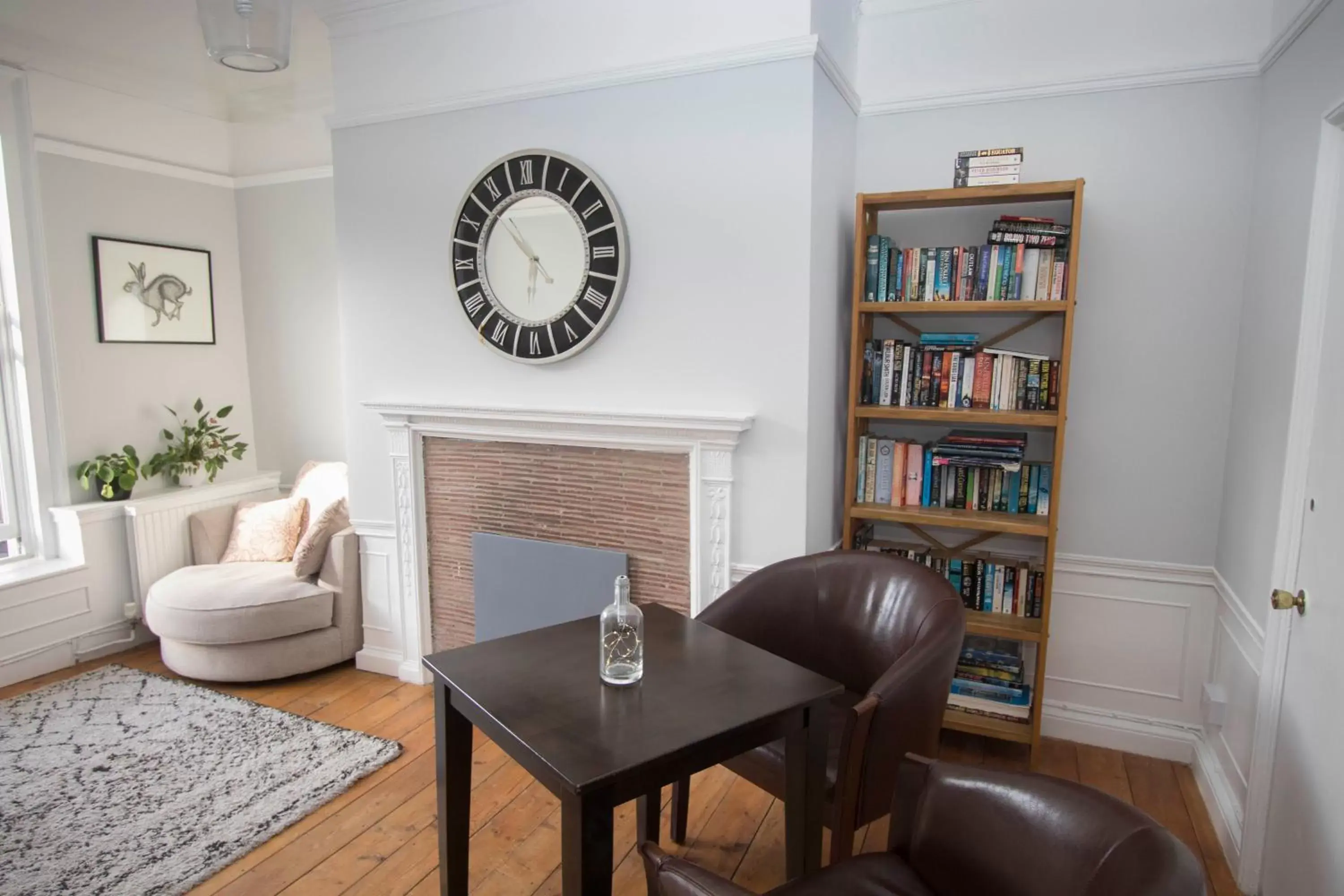 Lounge or bar, Library in Cathedral Gate