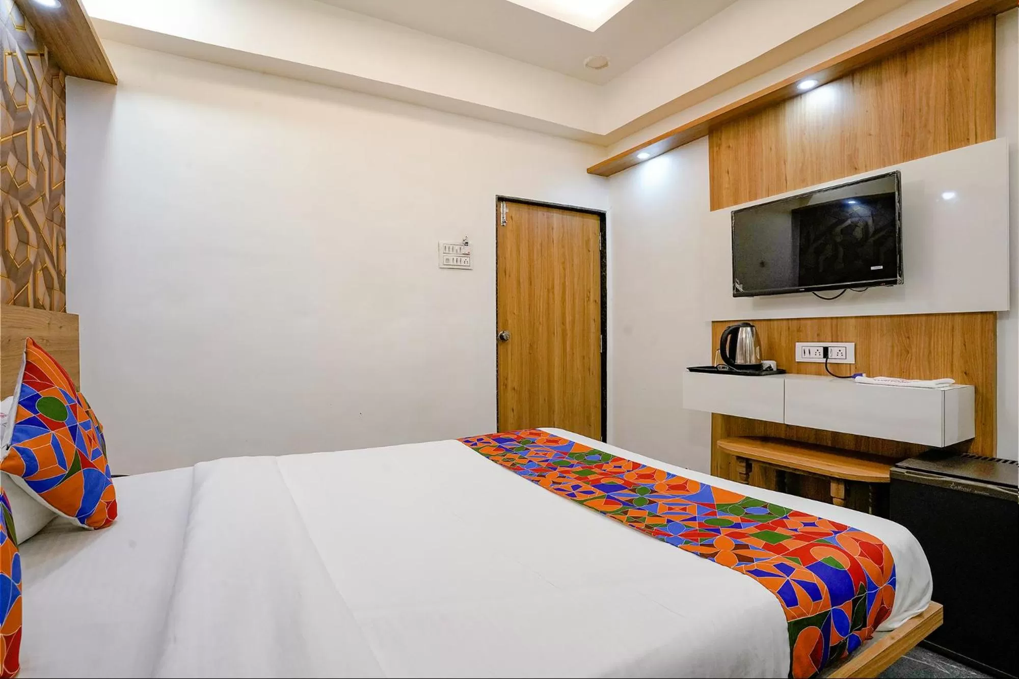 TV and multimedia, Bed in FabHotel Galaxy Stay - Nr Morya Hospital