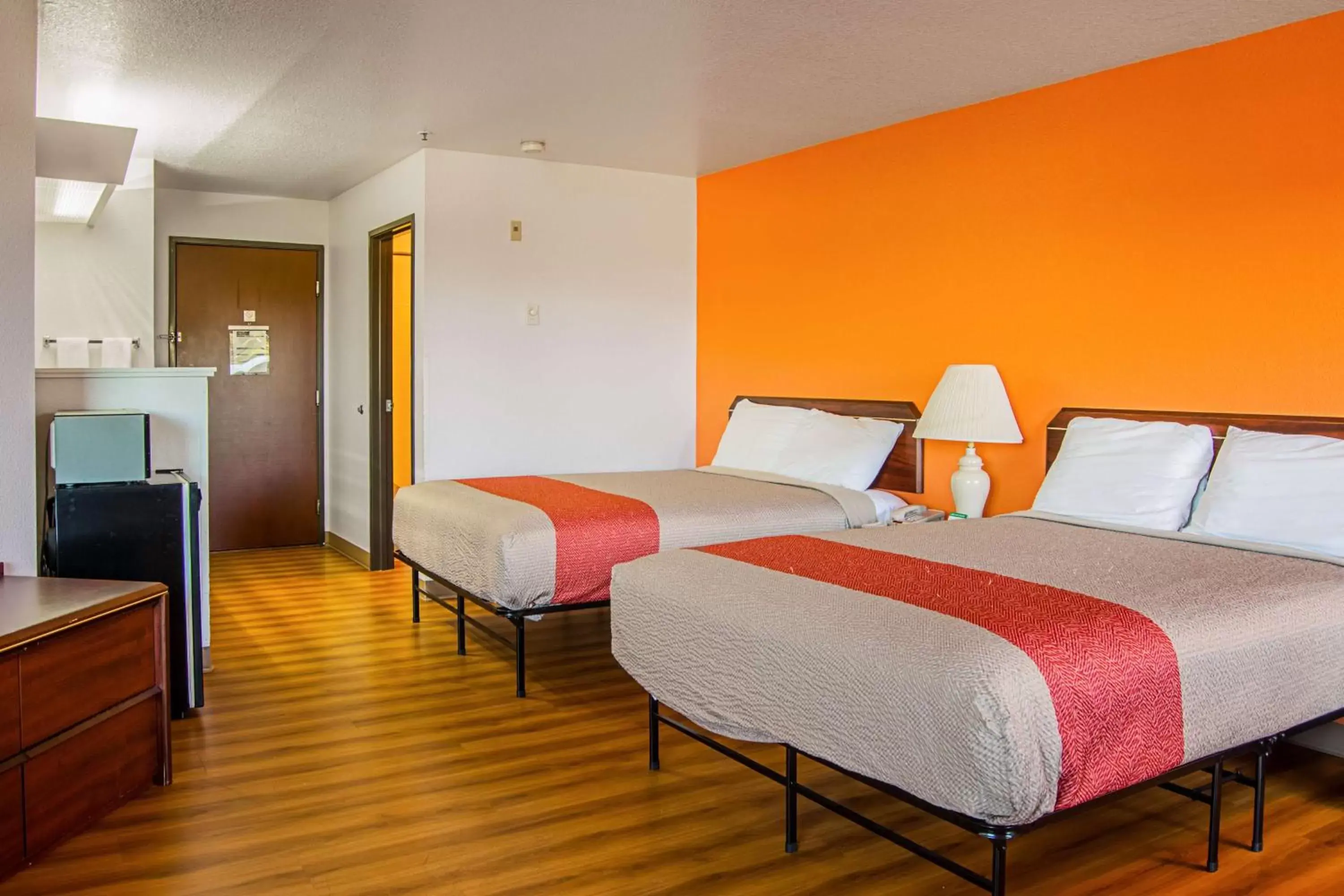 Bedroom, Bed in Motel 6-Newport, OR