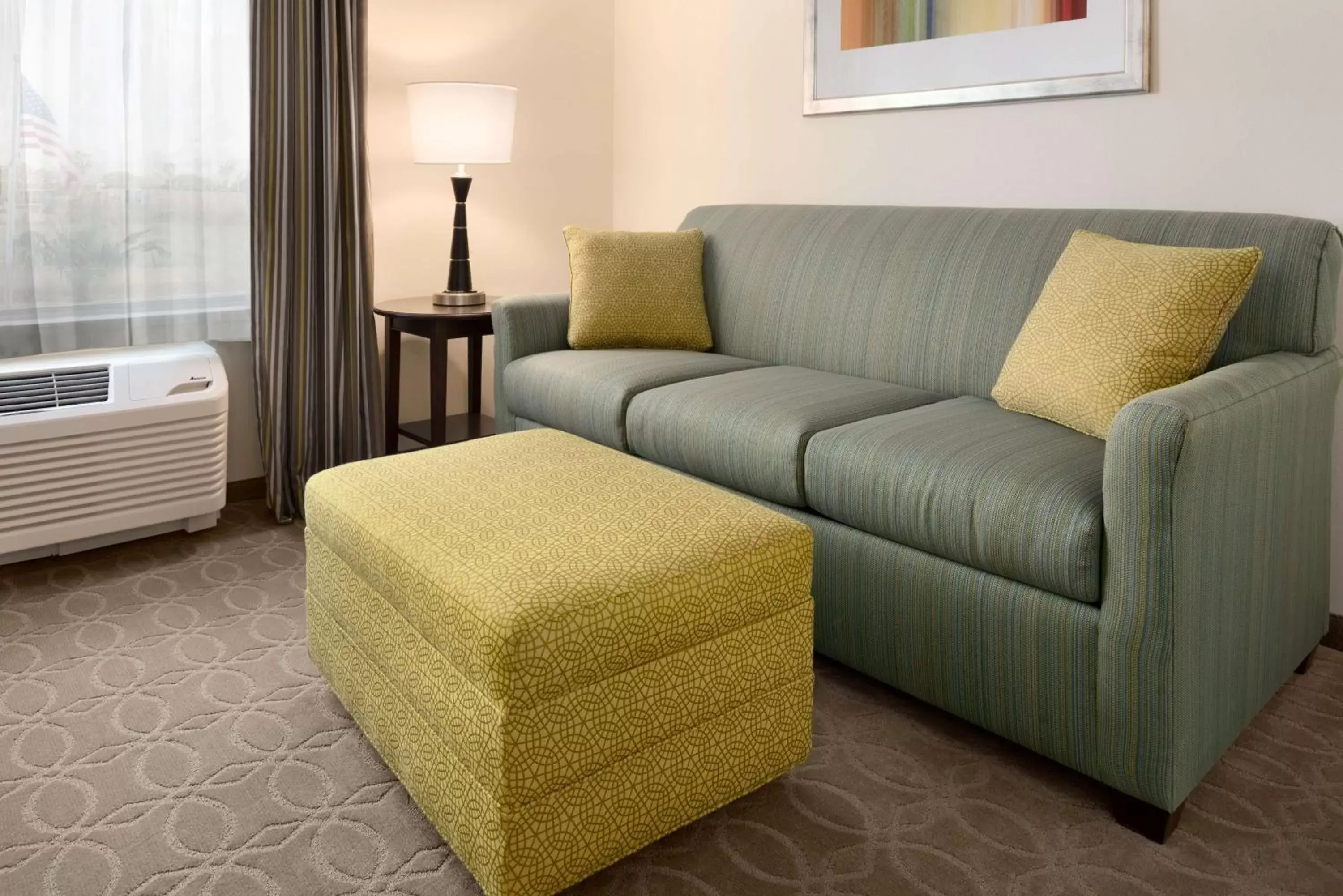 Bed, Seating Area in Hampton Inn & Suites Corpus Christi, TX
