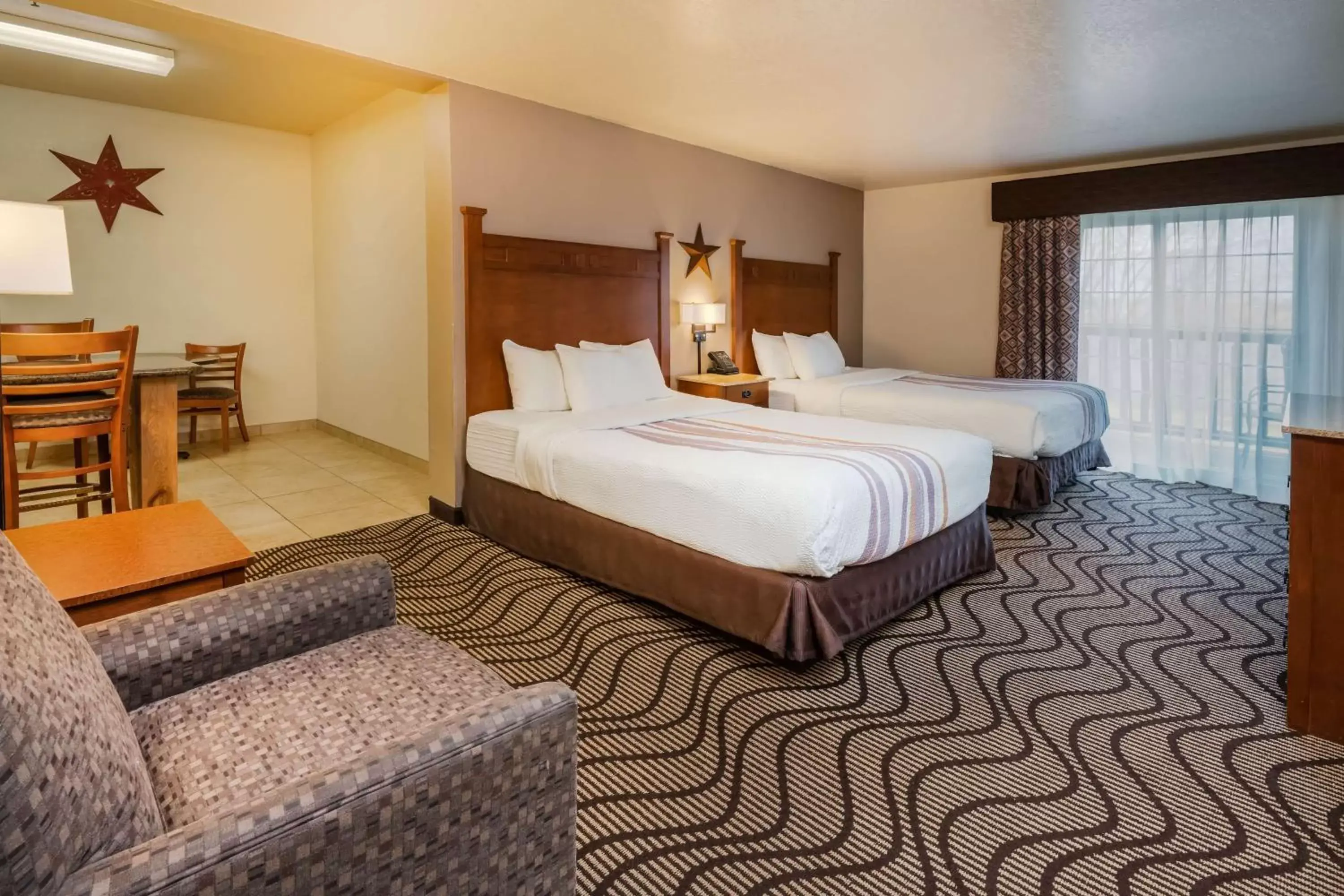 Photo of the whole room, Bed in Best Western Plus Riverfront Hotel and Suites