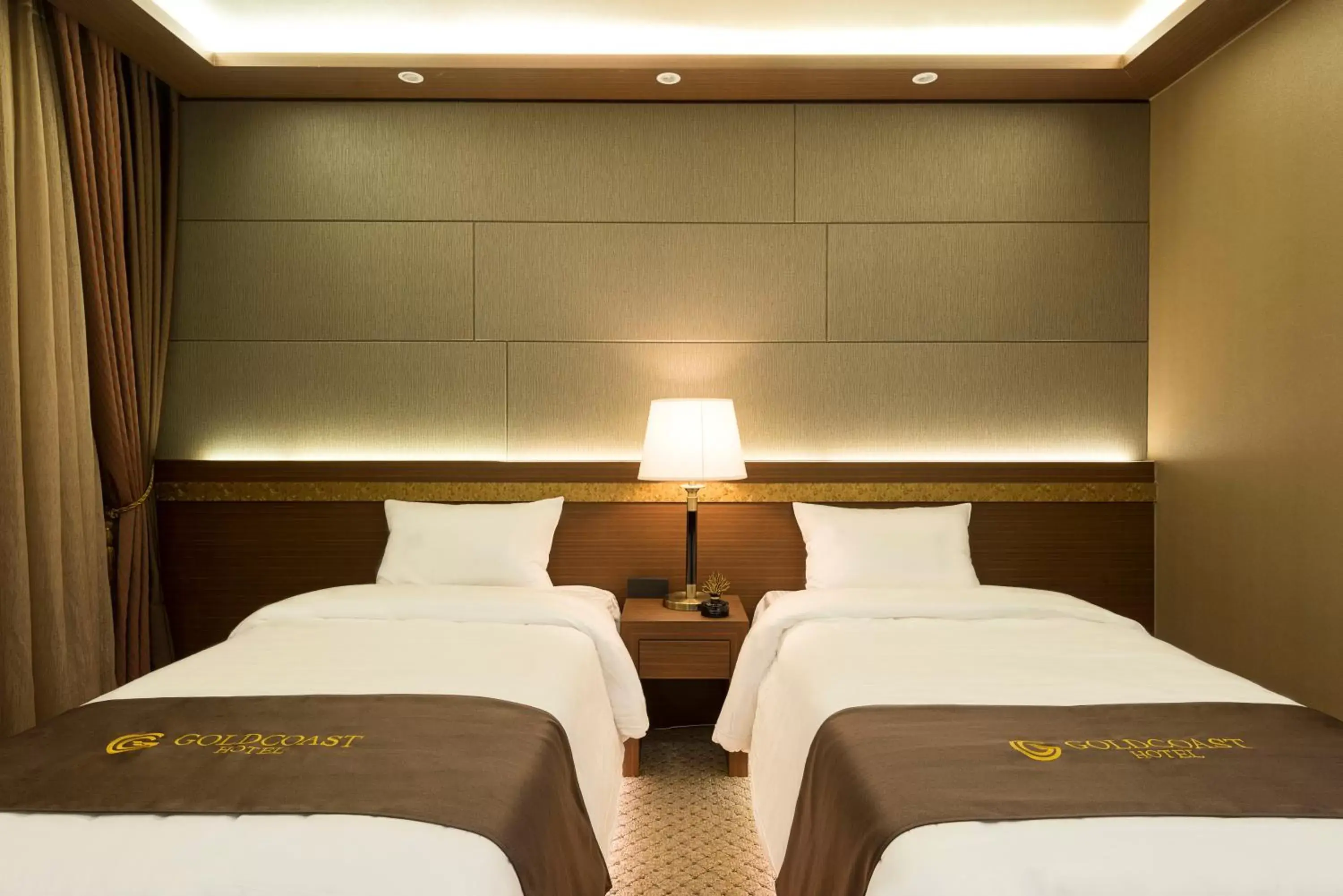 Bed in Gold Coast Hotel Incheon