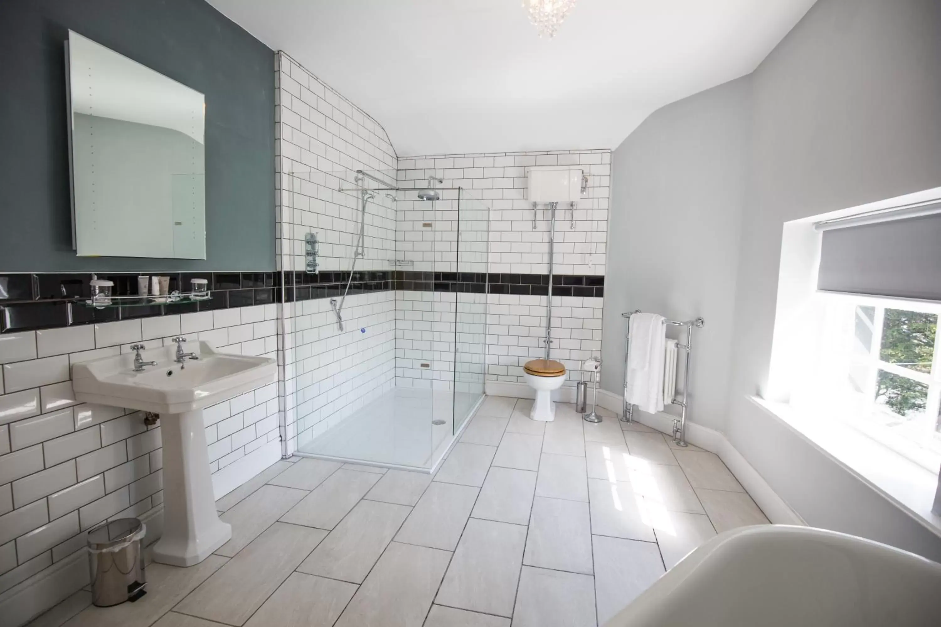 Shower, Bathroom in Rossett Hall Hotel