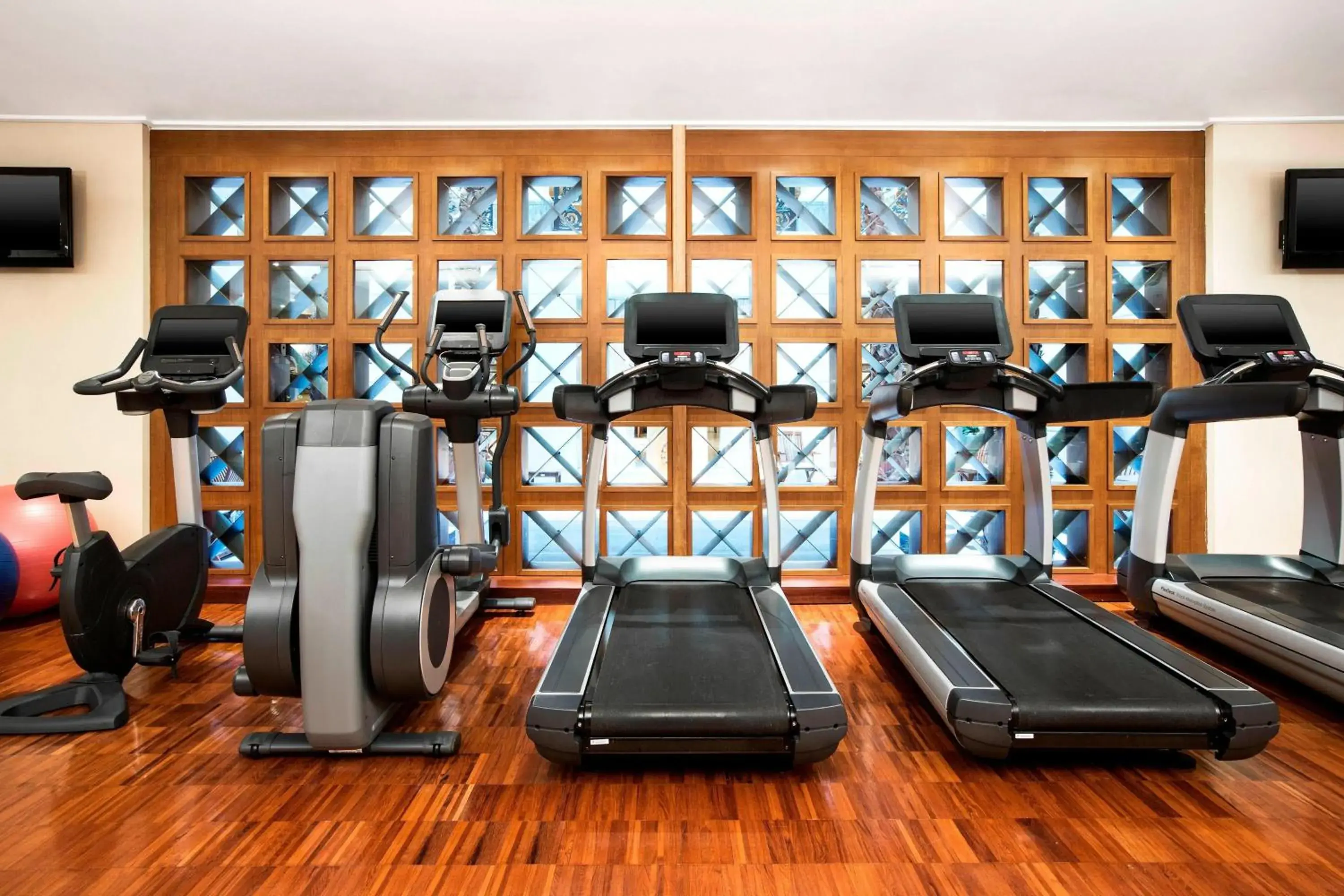 Fitness centre/facilities, Fitness Center/Facilities in Hotel Grande Bretagne, a Luxury Collection Hotel, Athens