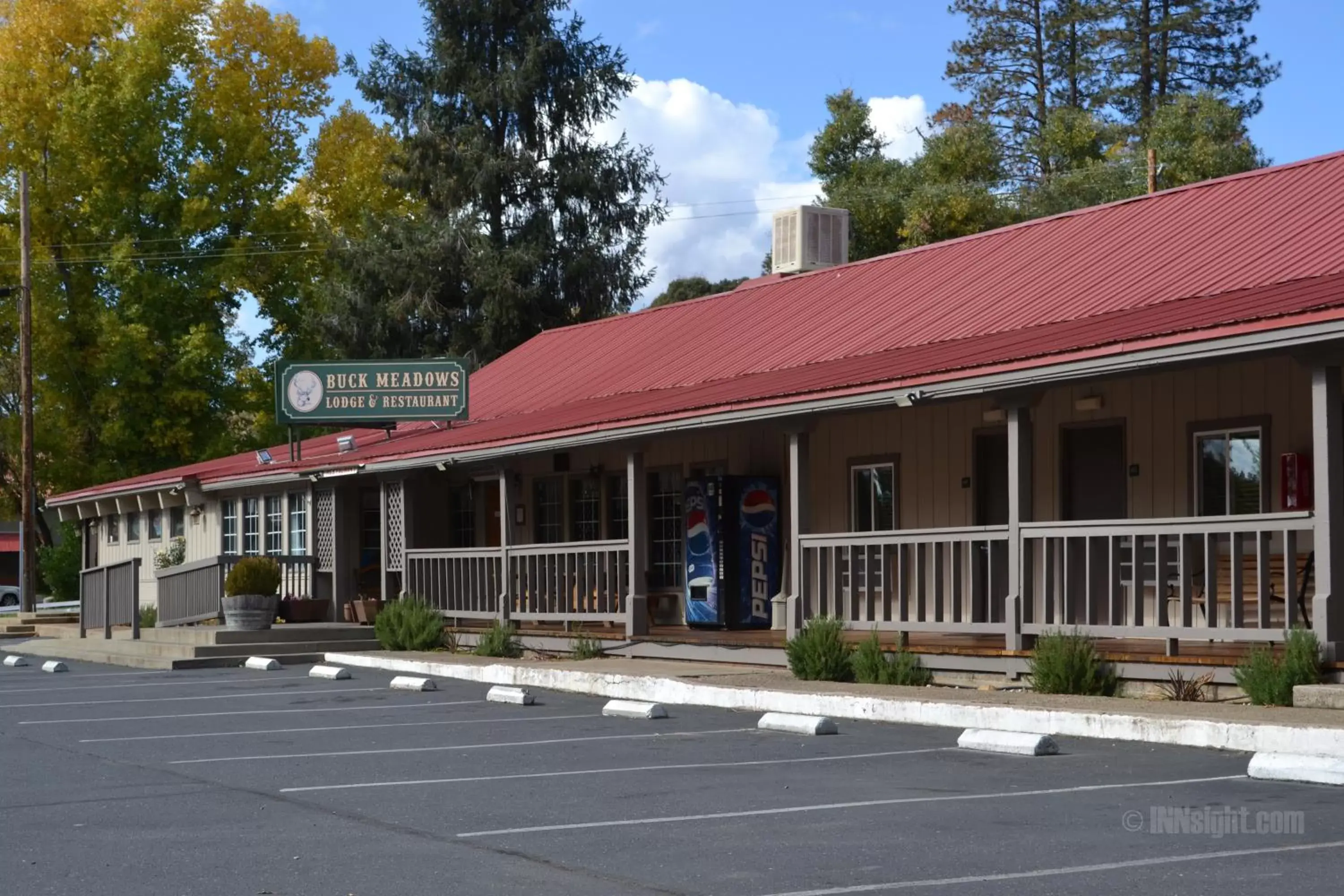 Restaurant/places to eat, Property Building in Yosemite Westgate Lodge