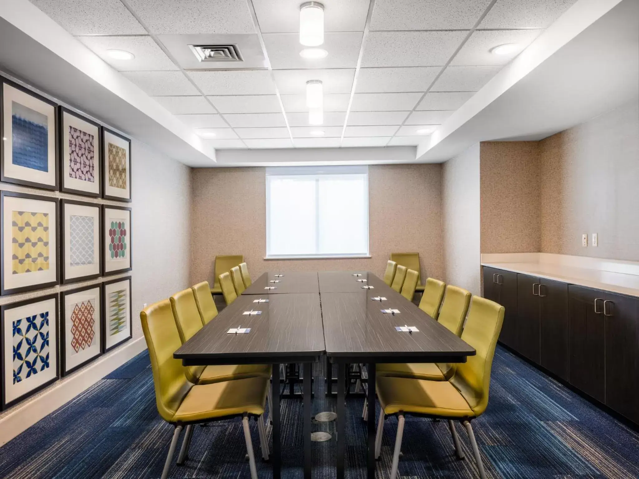 Meeting/conference room in Holiday Inn Express Hotel & Suites Beaumont Northwest, an IHG Hotel