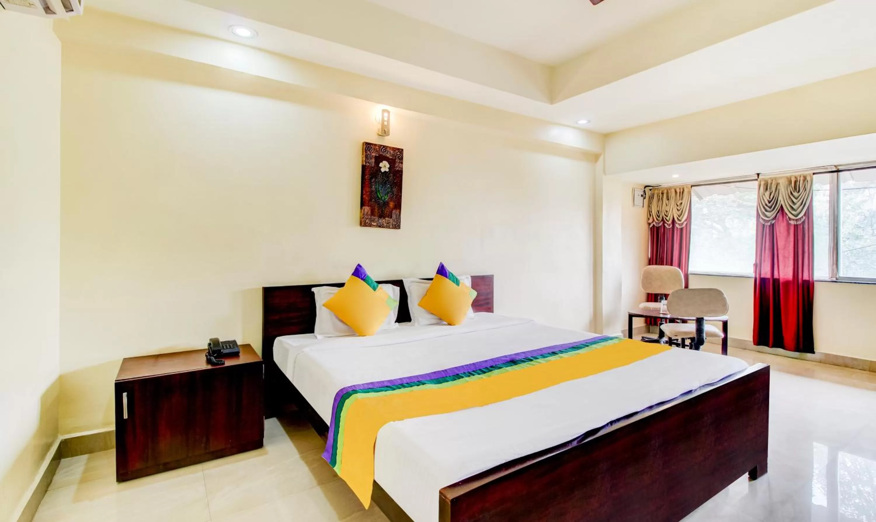 Photo of the whole room, Bed in Itsy Hotels Aditya