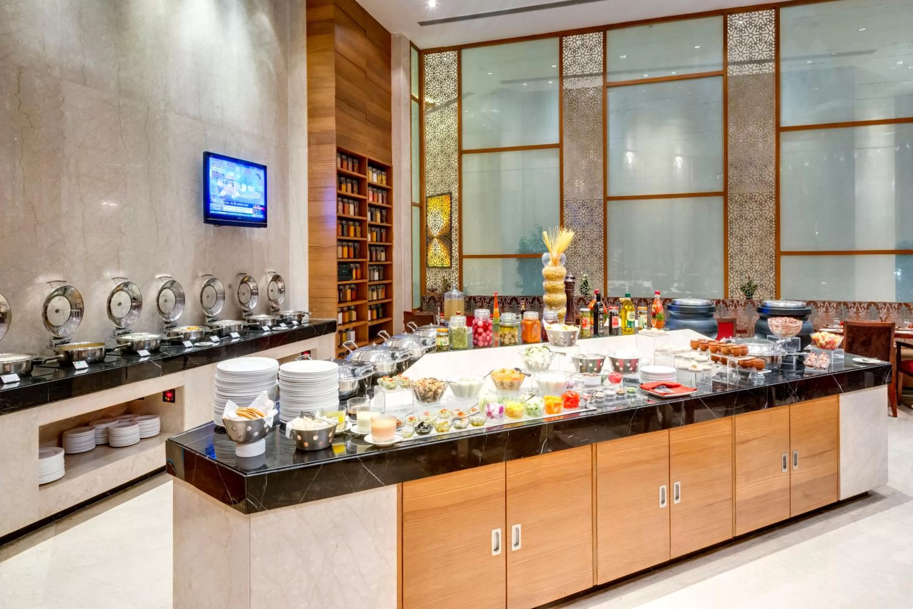 Restaurant/places to eat in Pride Plaza Hotel, Kolkata