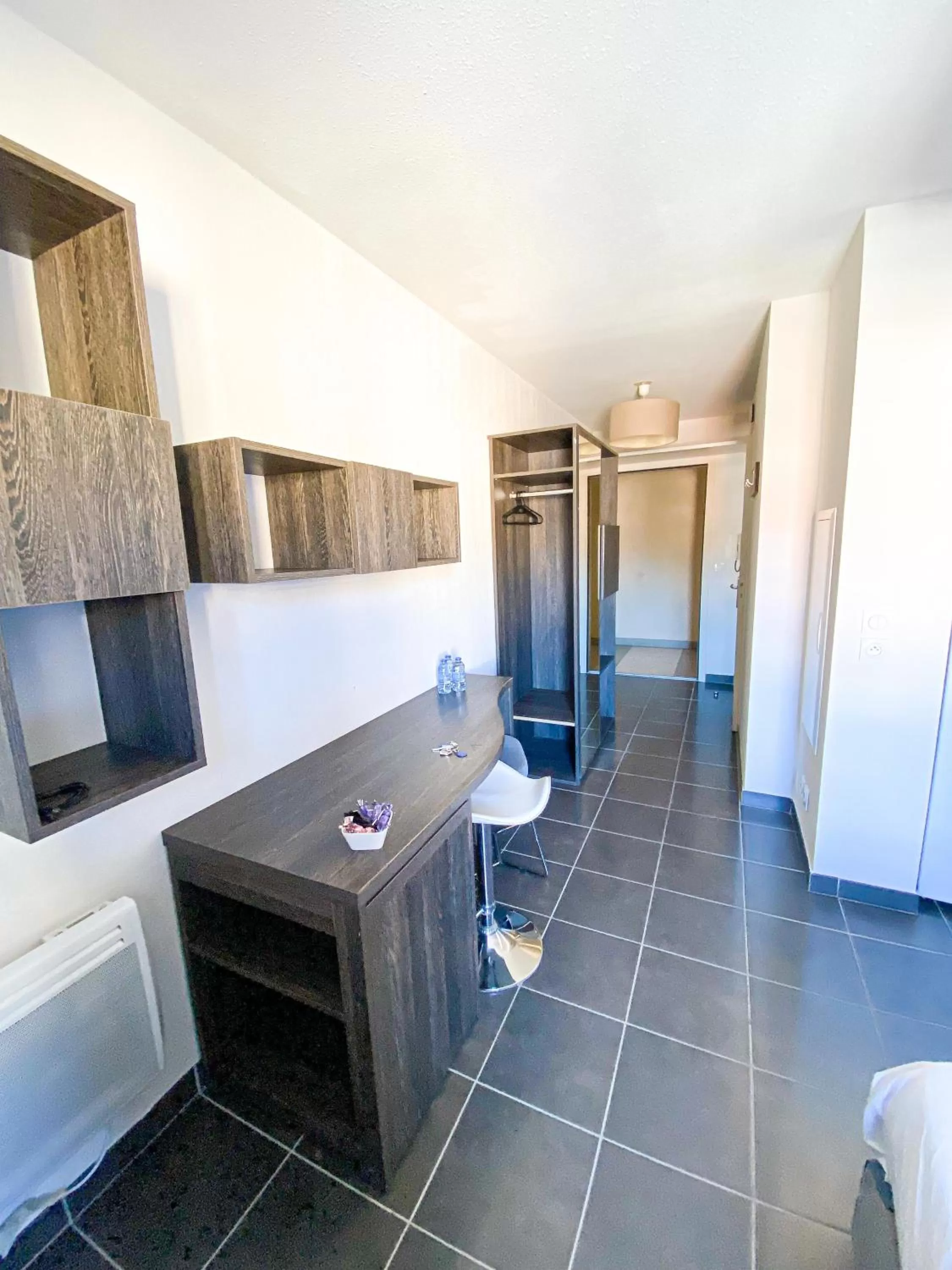 Bedroom, Bathroom in City Résidence Nice