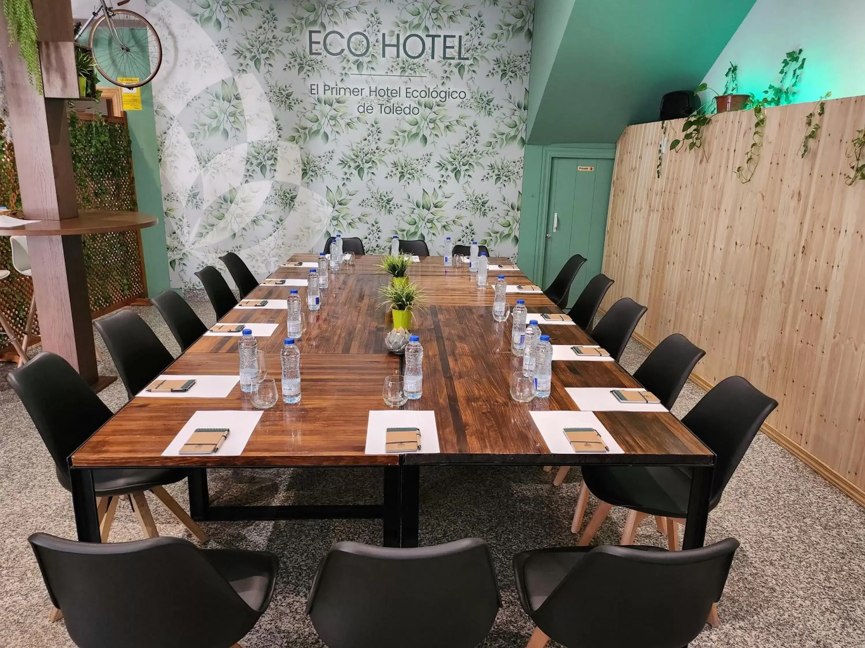 Restaurant/places to eat in Eco Hotel Toledo