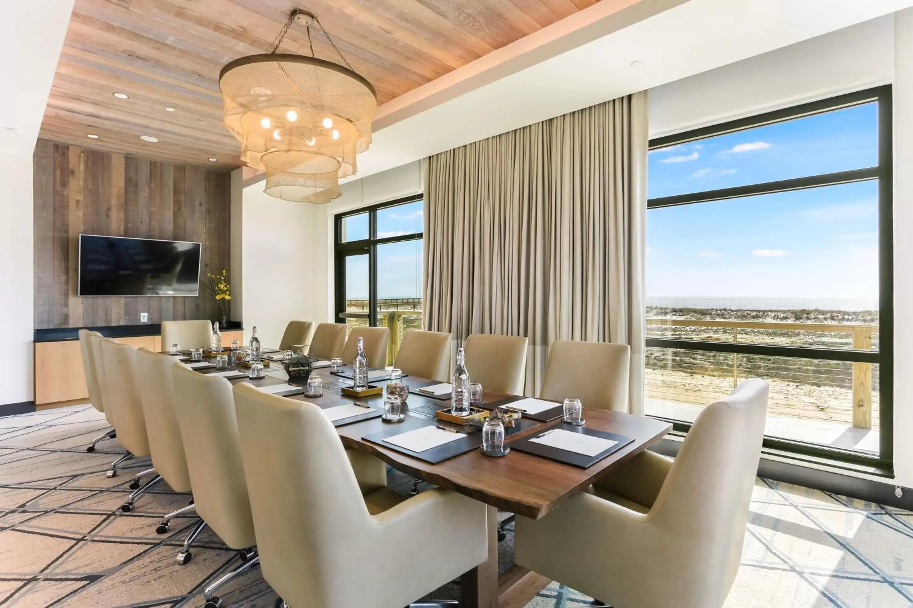 Meeting/conference room in The Lodge at Gulf State Park, A Hilton Hotel