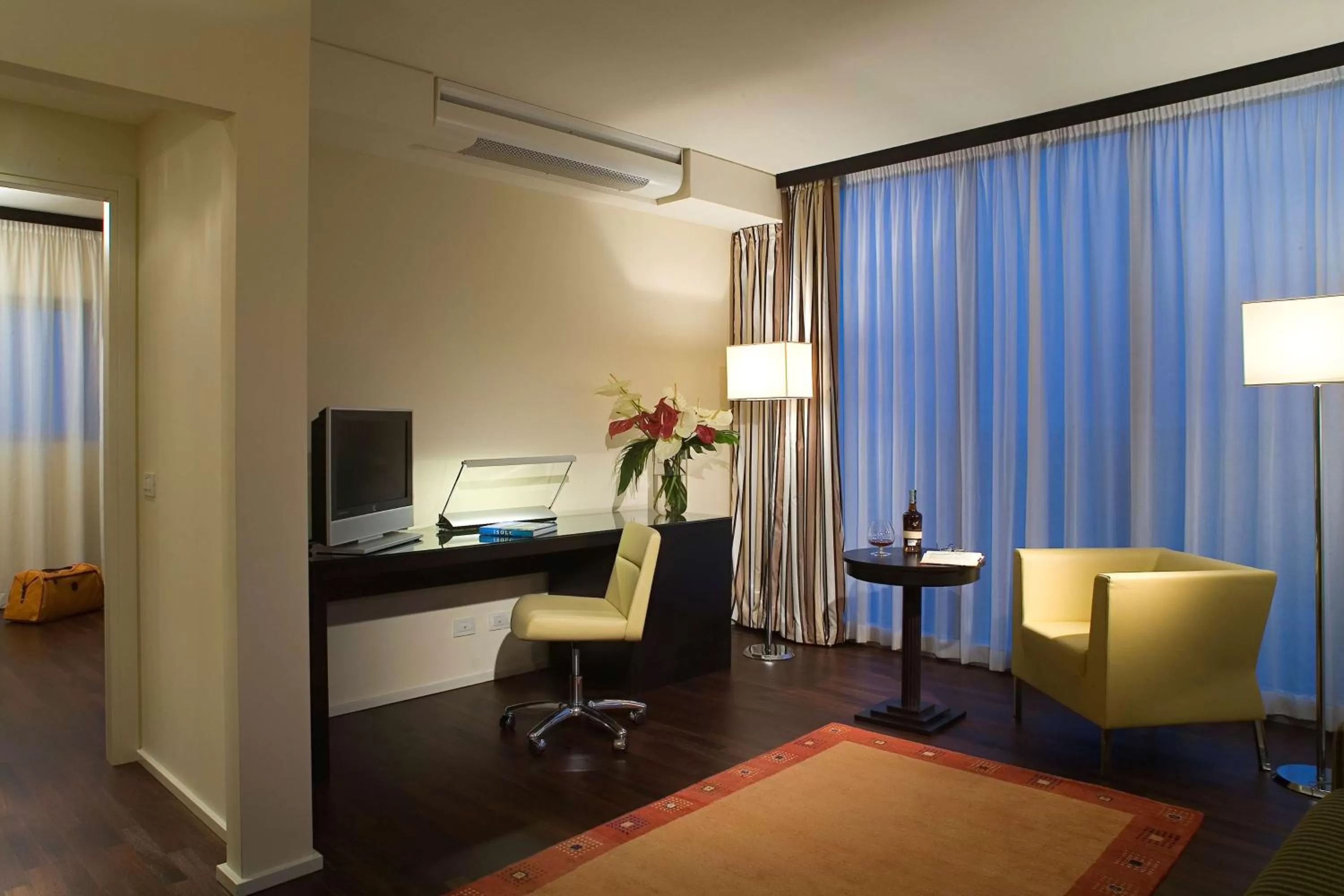 Photo of the whole room in Savhotel Mantegna Padova