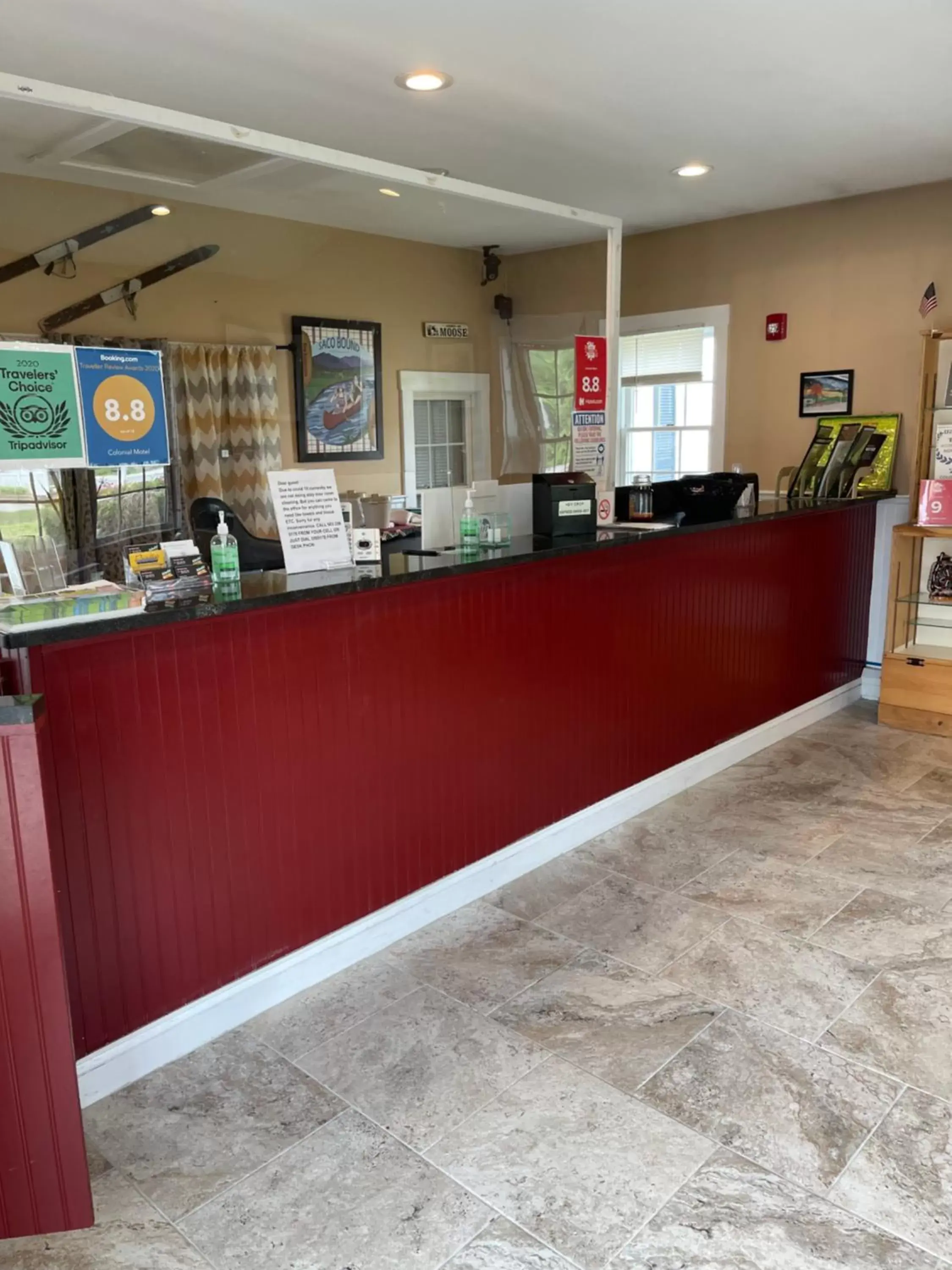 Lobby or reception in Colonial Motel Lobby or reception in Colonial Motel