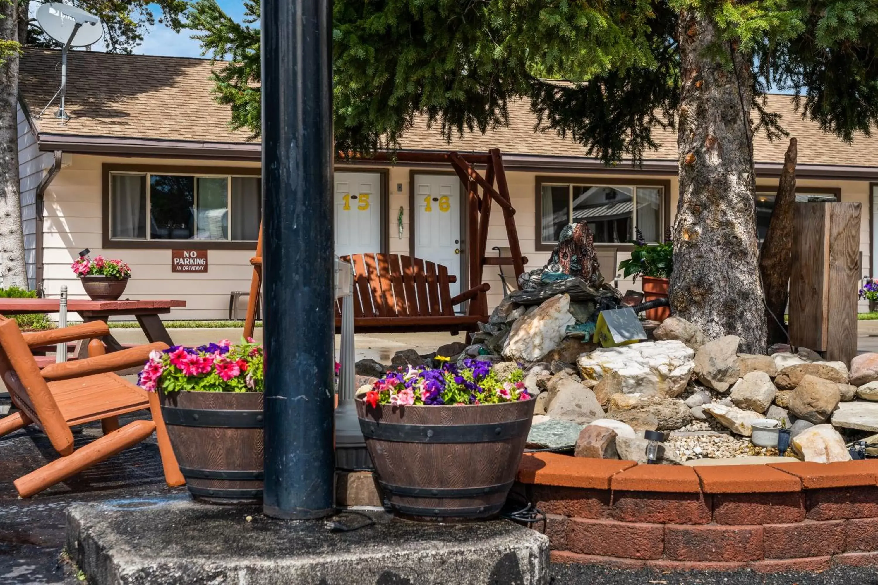 Property building in Lazy Duck Inn