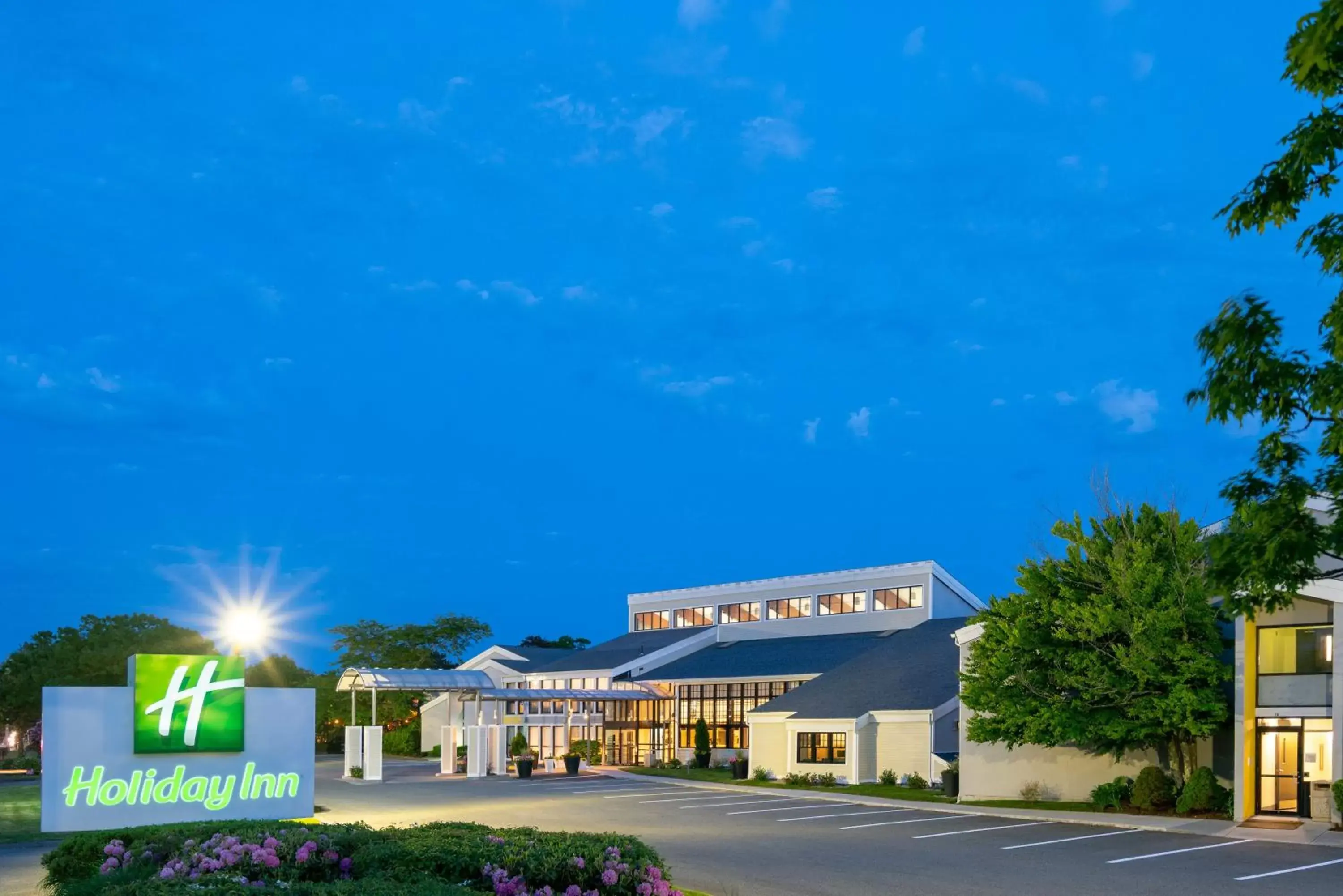 Property Building in Holiday Inn Cape Cod - Hyannis, an IHG Hotel