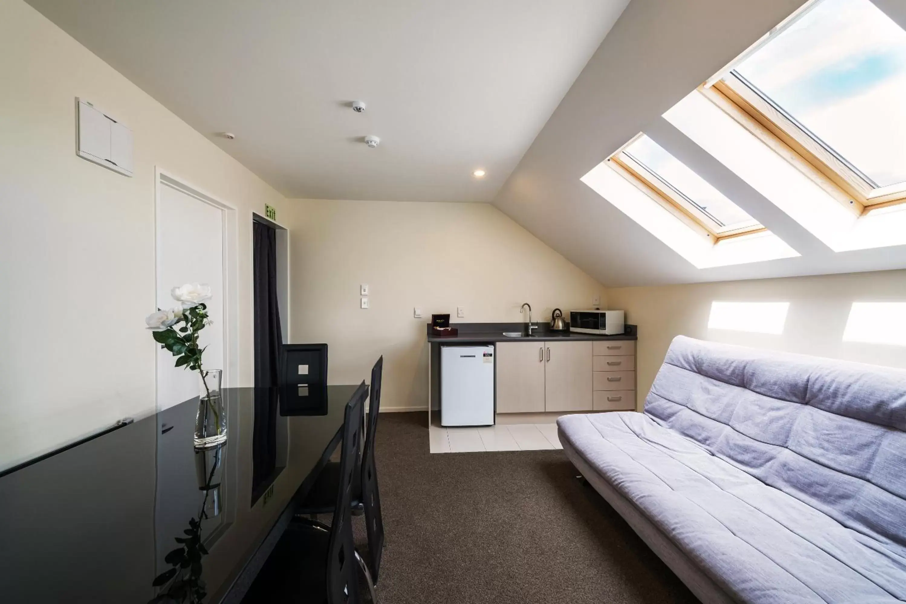 Dining area in 123 Motel Dining area in 123 Motel