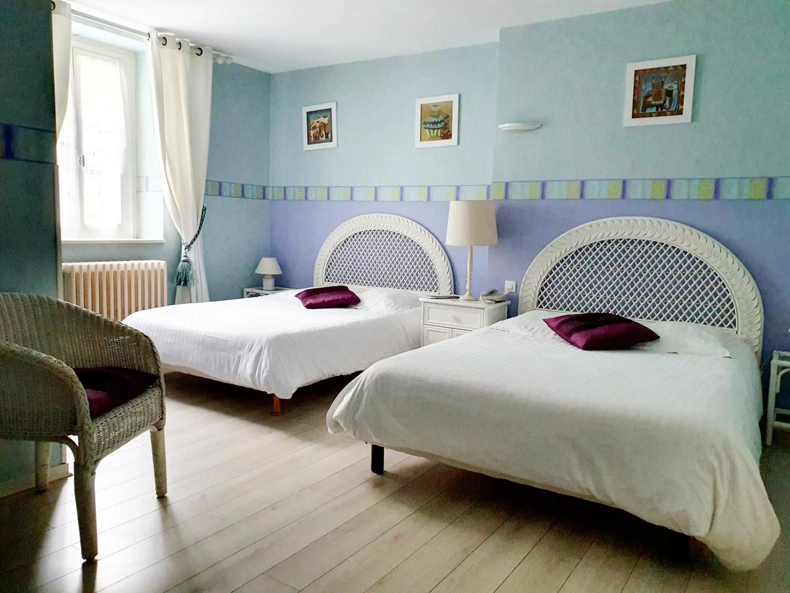 Bedroom, Bed in Hôtel Restaurant Ferme de la Grande Cour