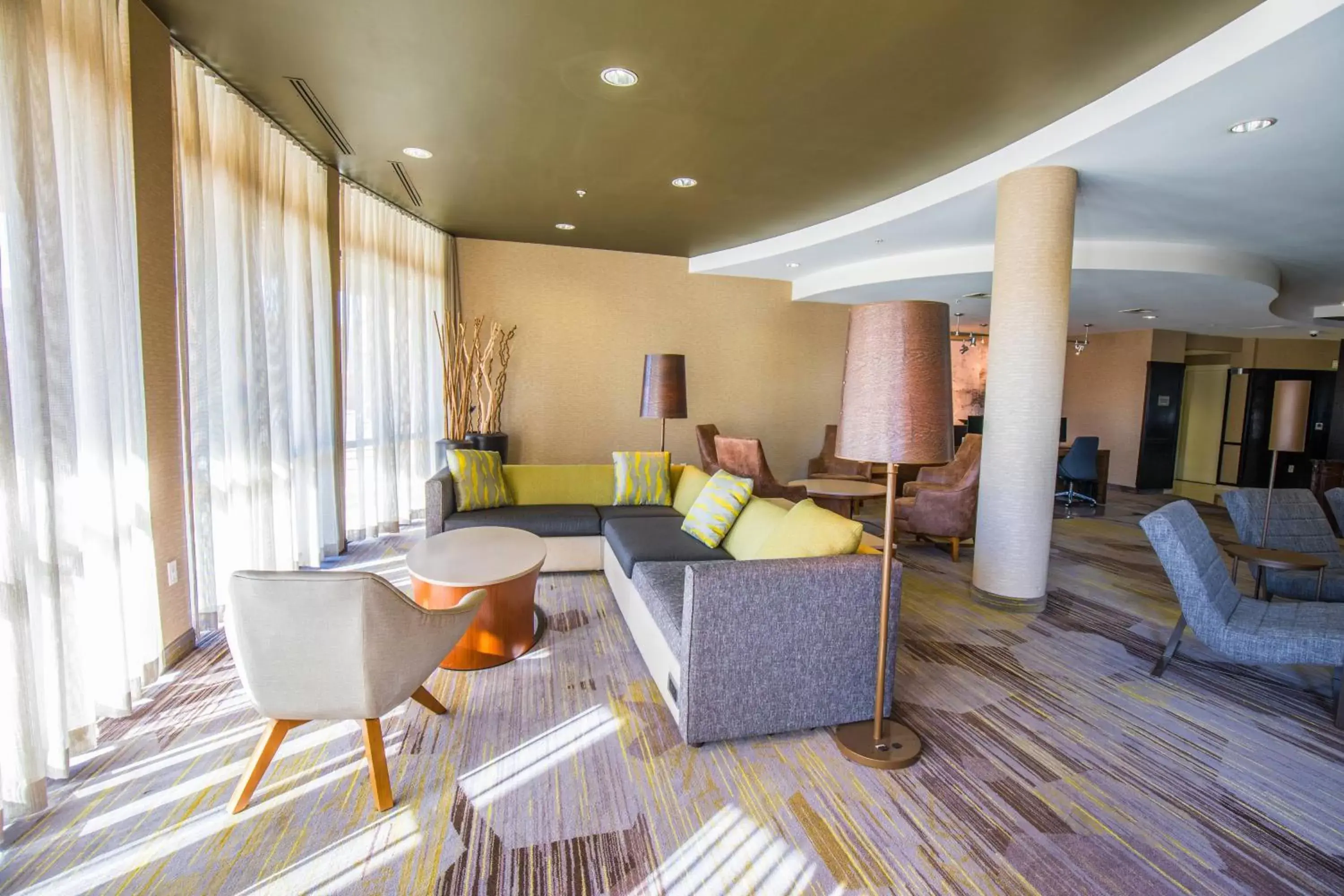 Lounge or bar, Seating Area in Courtyard by Marriott Merced