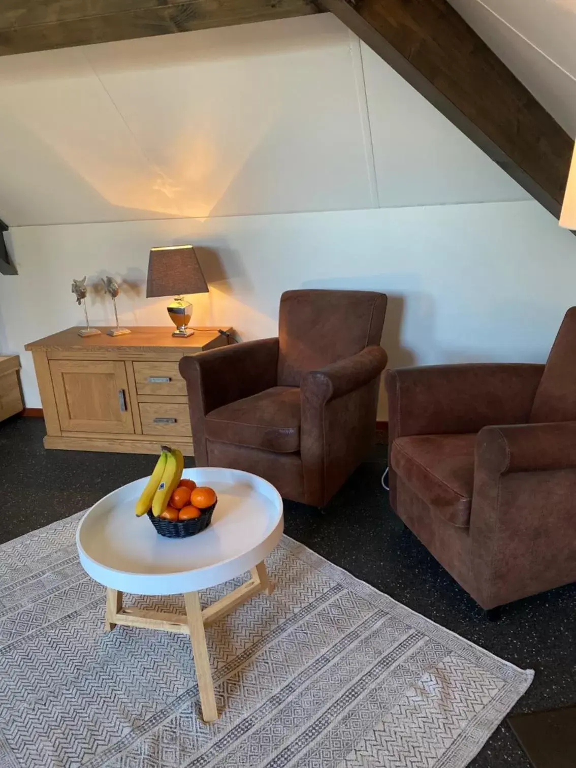 Library, Seating Area in Hotel Restaurant Hof van 's Gravenmoer