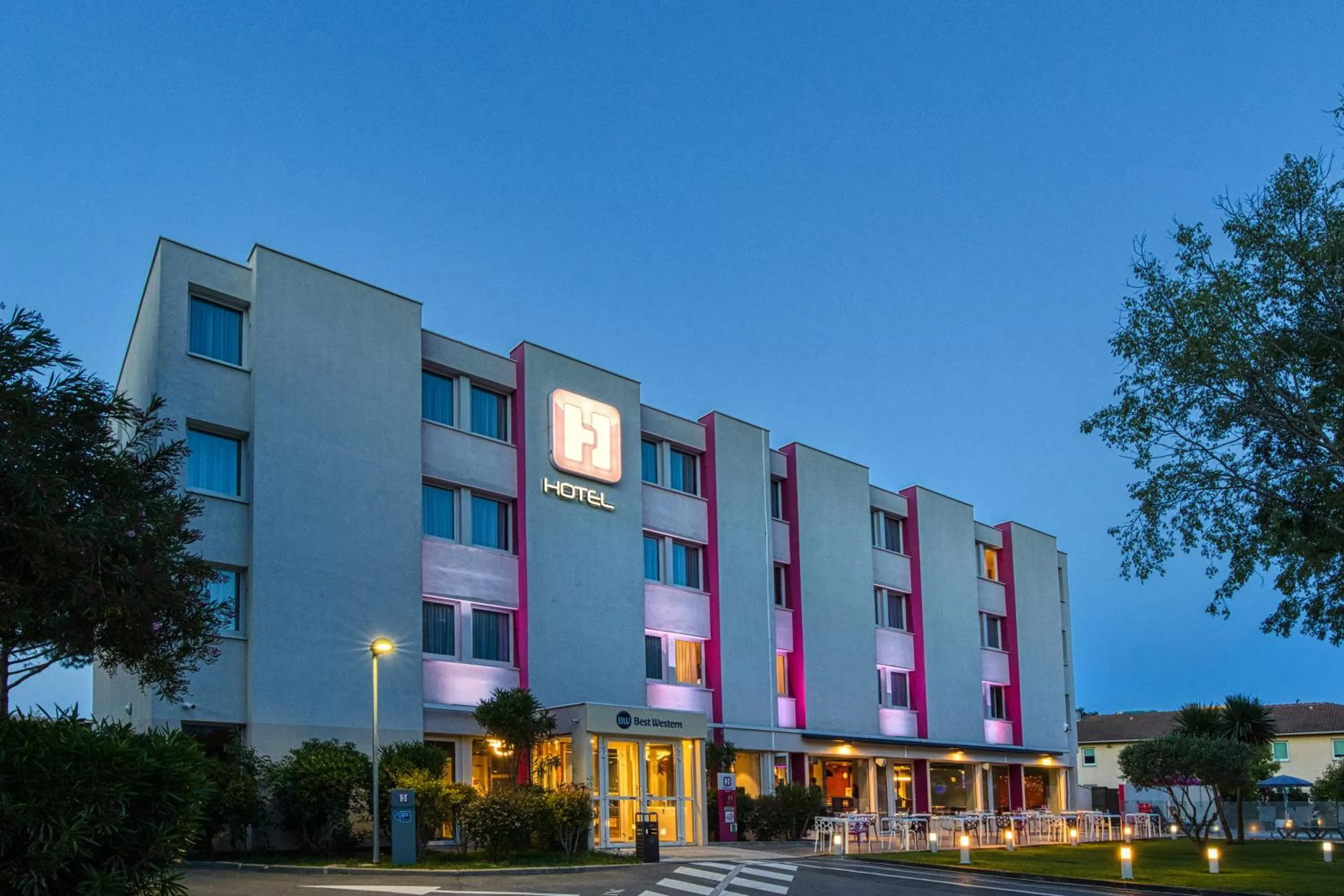 Property building in Best Western Hotelio Montpellier Sud