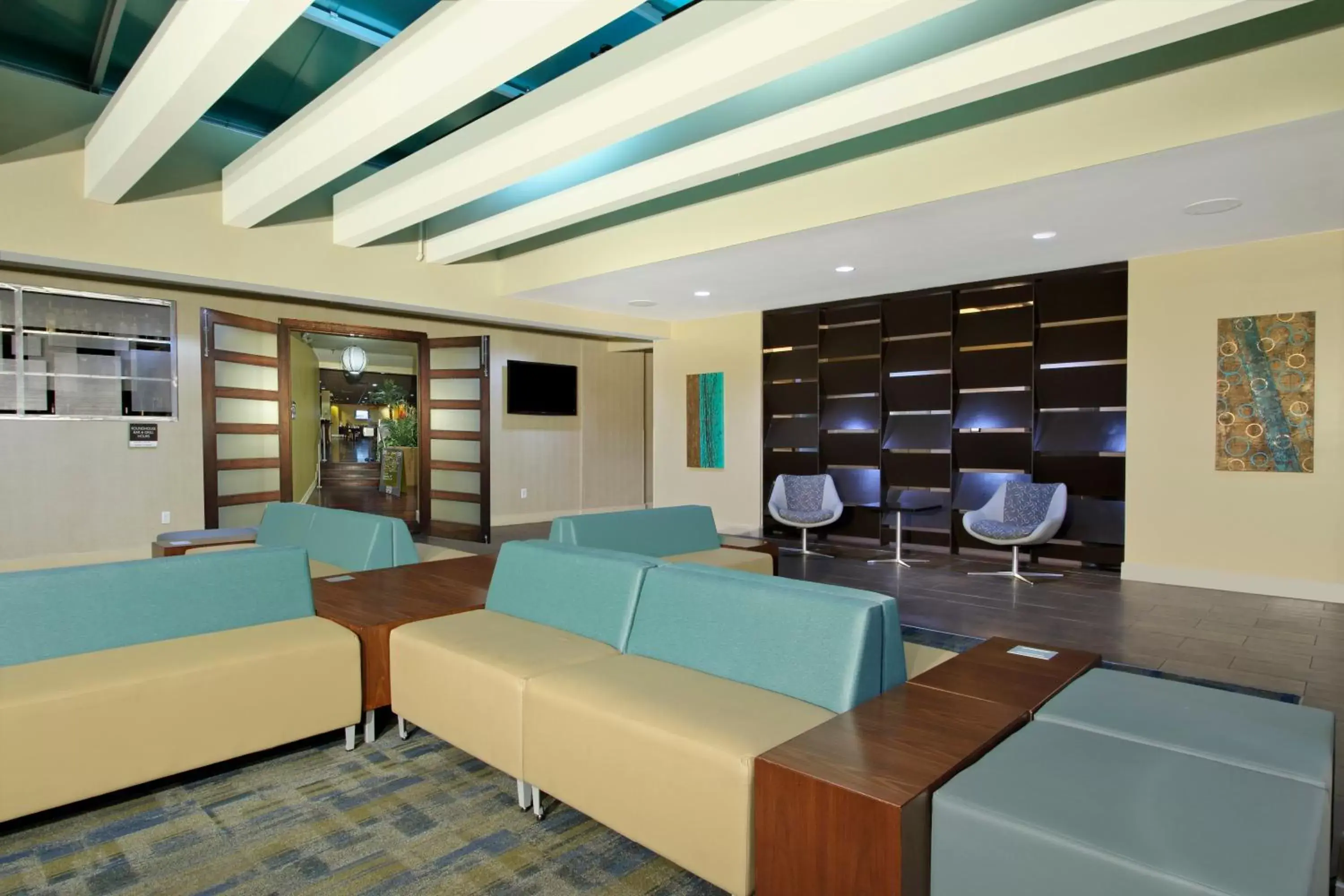 Lobby or reception, Seating Area in Holiday Inn Metairie New Orleans, an IHG Hotel