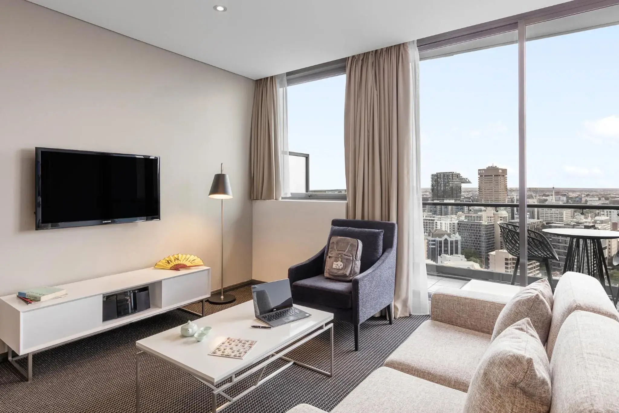 TV and multimedia, Seating Area in Meriton Suites Campbell Street, Sydney