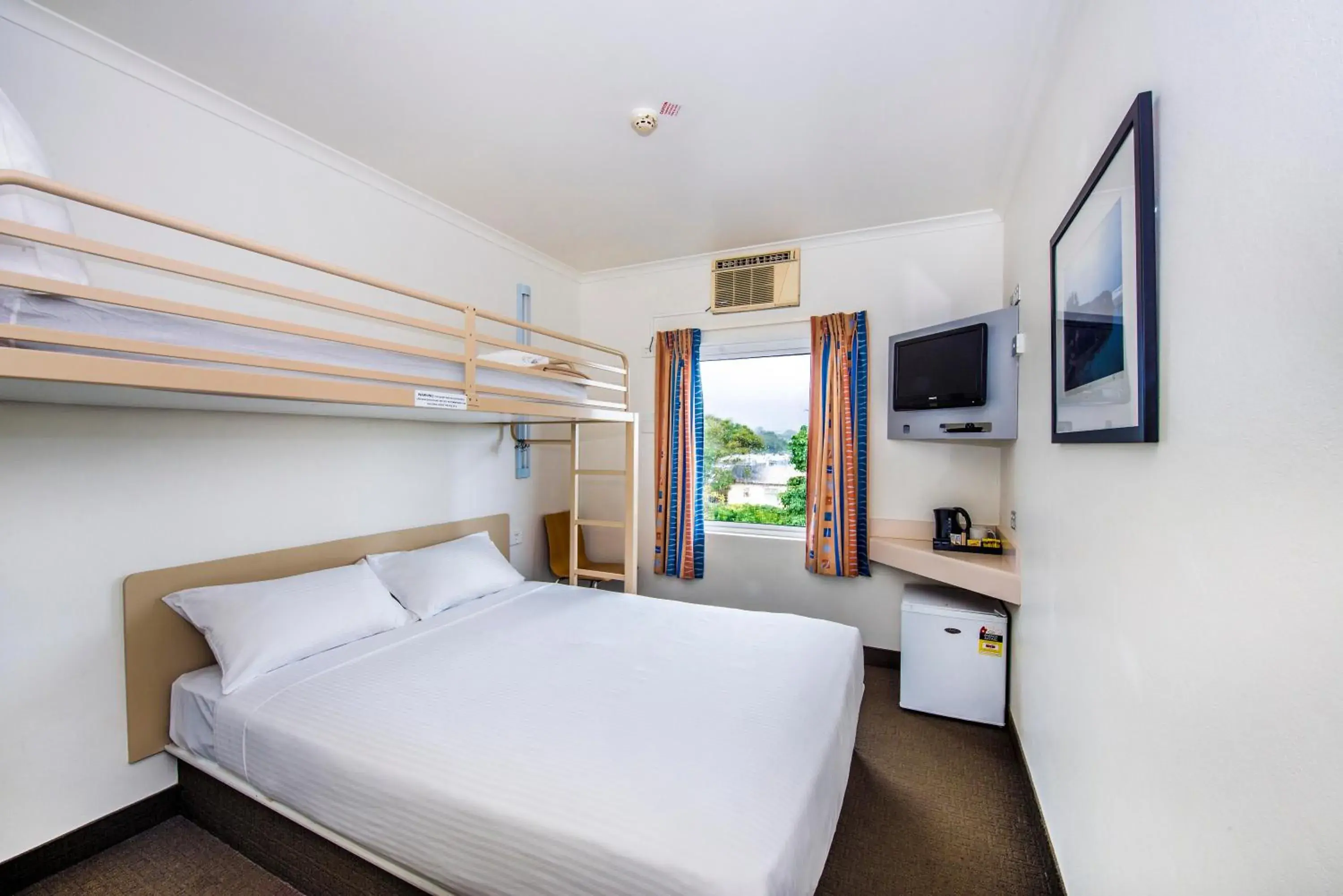 TV and multimedia, Room Photo in ibis Budget Coffs Harbour