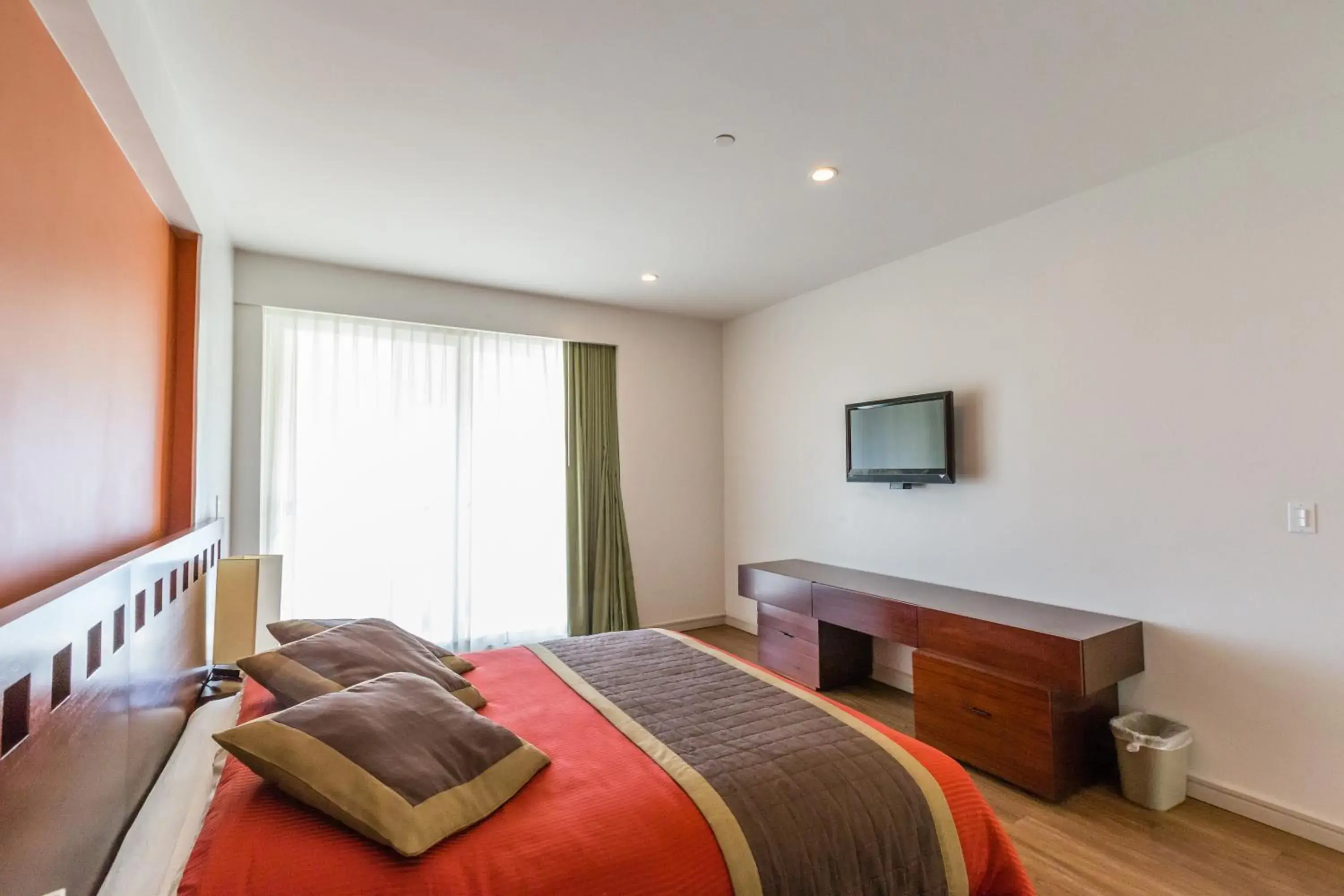 TV and multimedia, Bed in Rosarito Beach Hotel