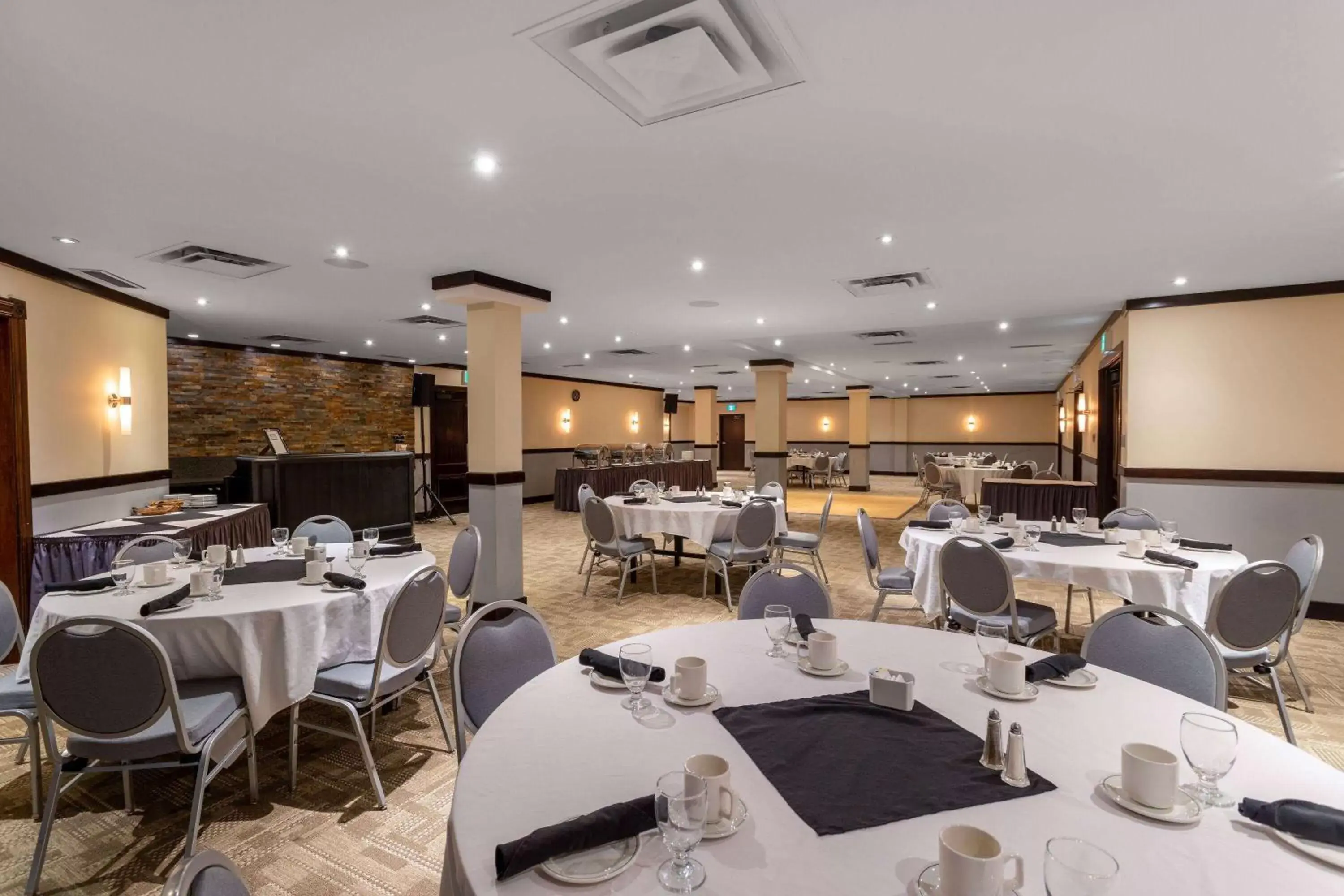 Banquet/Function facilities, Restaurant/Places to Eat in Ramada by Wyndham Northern Grand Hotel & Conference Centre
