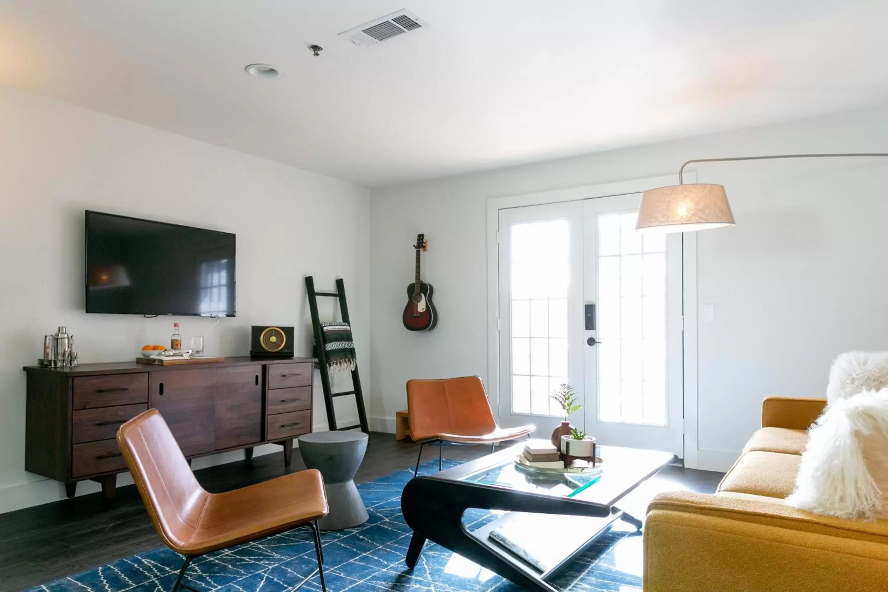 Living room in Bode Nashville Living room in Bode Nashville