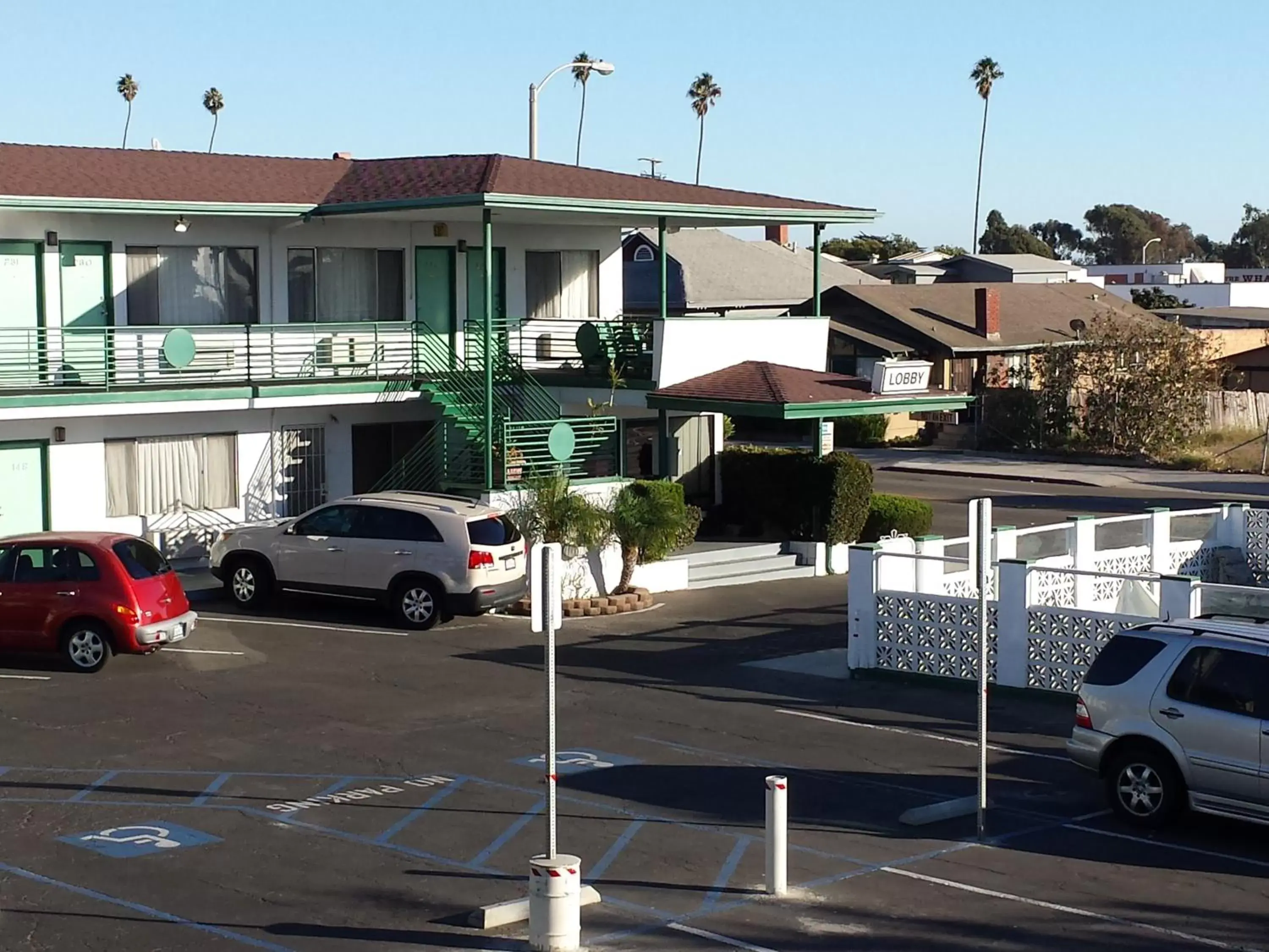 Property Building in Travelers Beach Inn