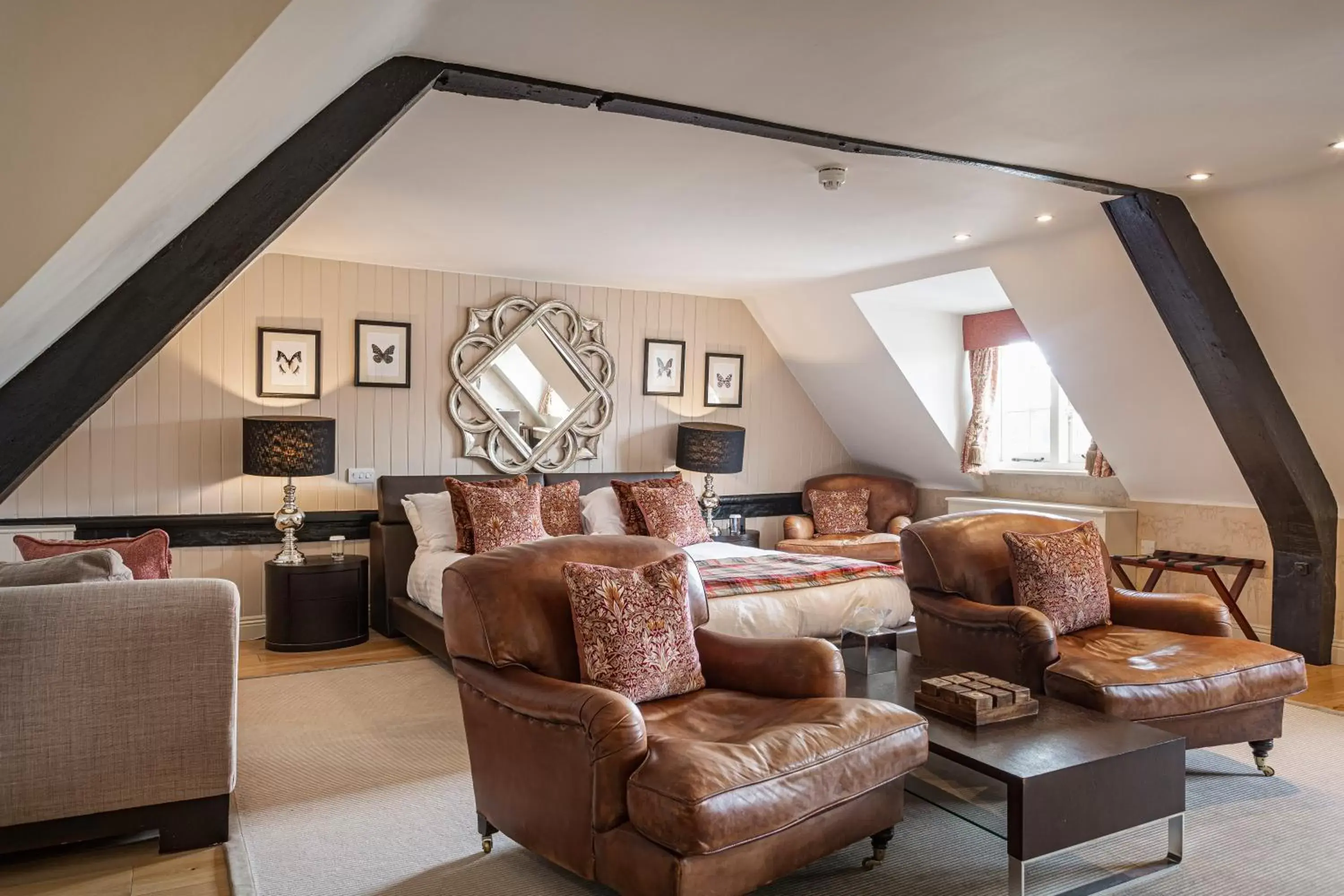 Bed, Seating Area in The White Horse Hotel, Romsey, Hampshire