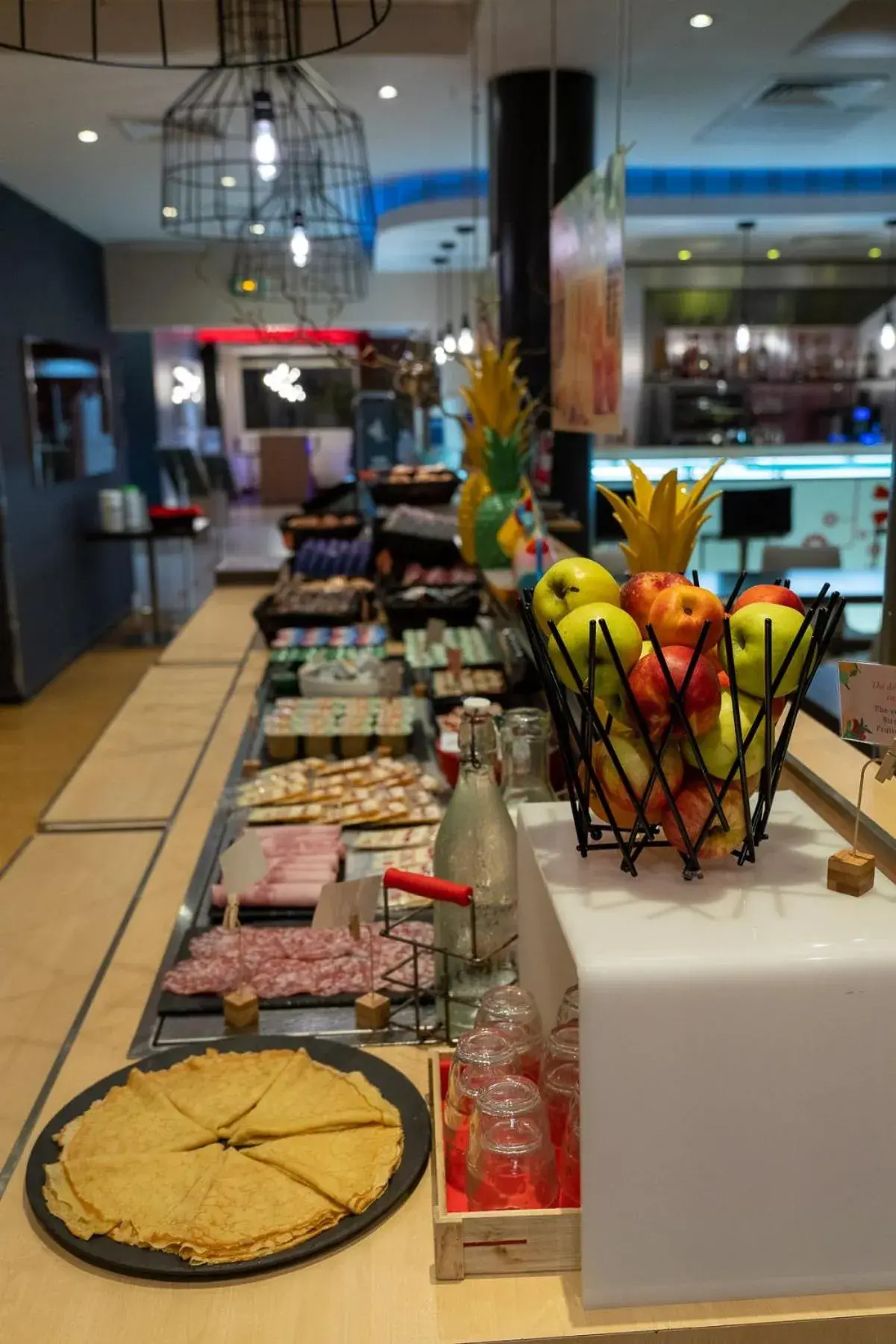 Buffet breakfast, Restaurant/Places to Eat in easyHotel Nice Palais des Congrès – Old Town