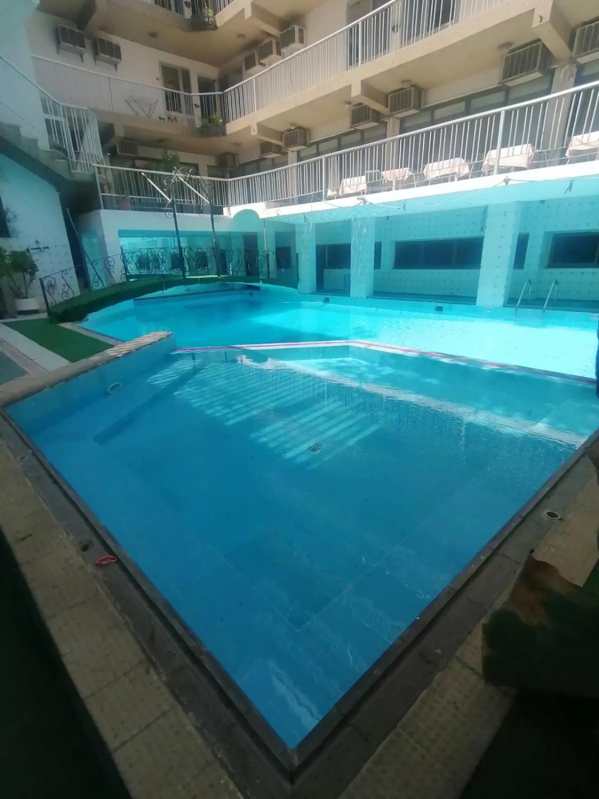 Swimming pool in Windsor Hotel Luxor 中國人之家