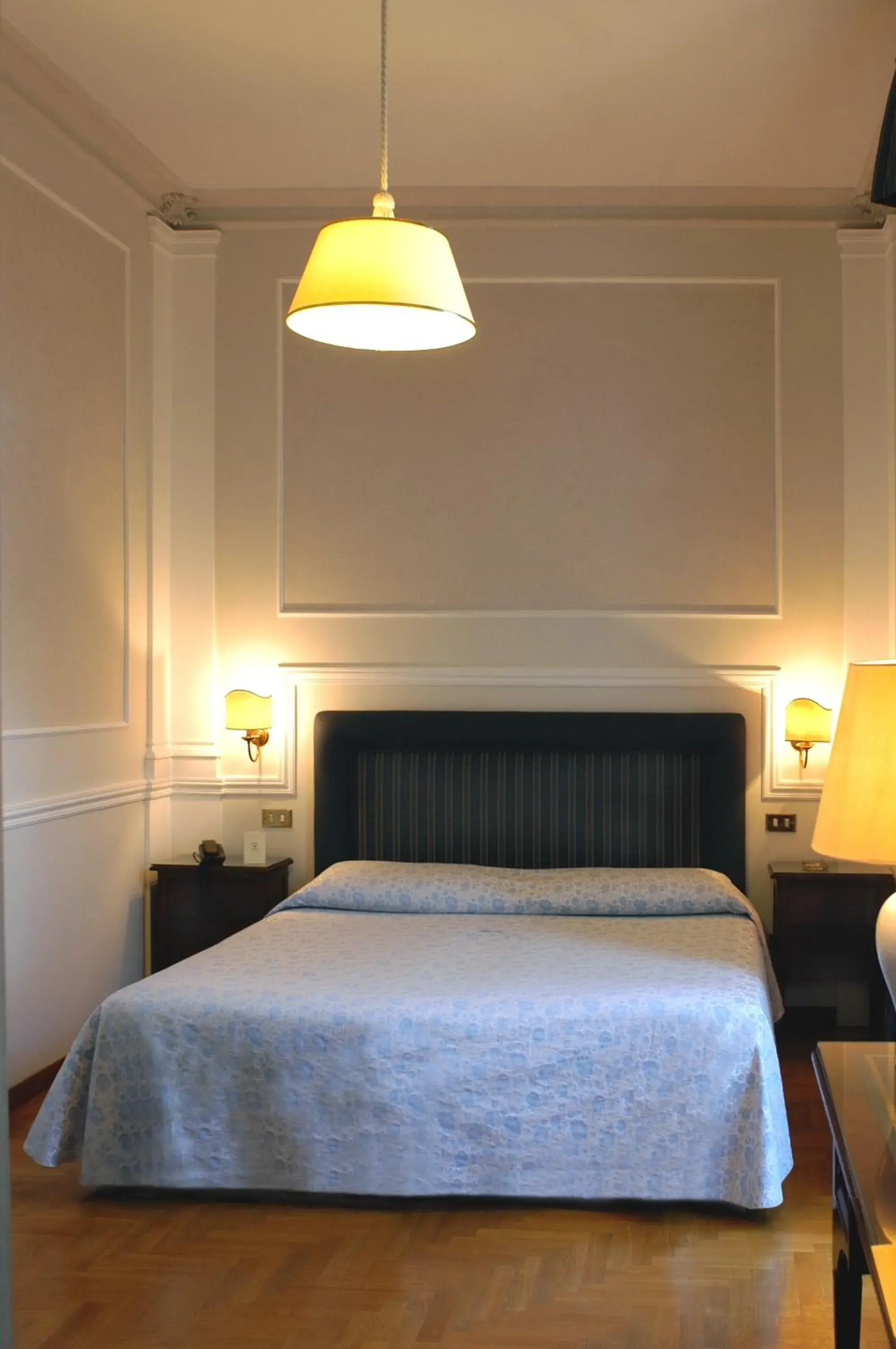 Bed in Hotel Flora Bed in Hotel Flora