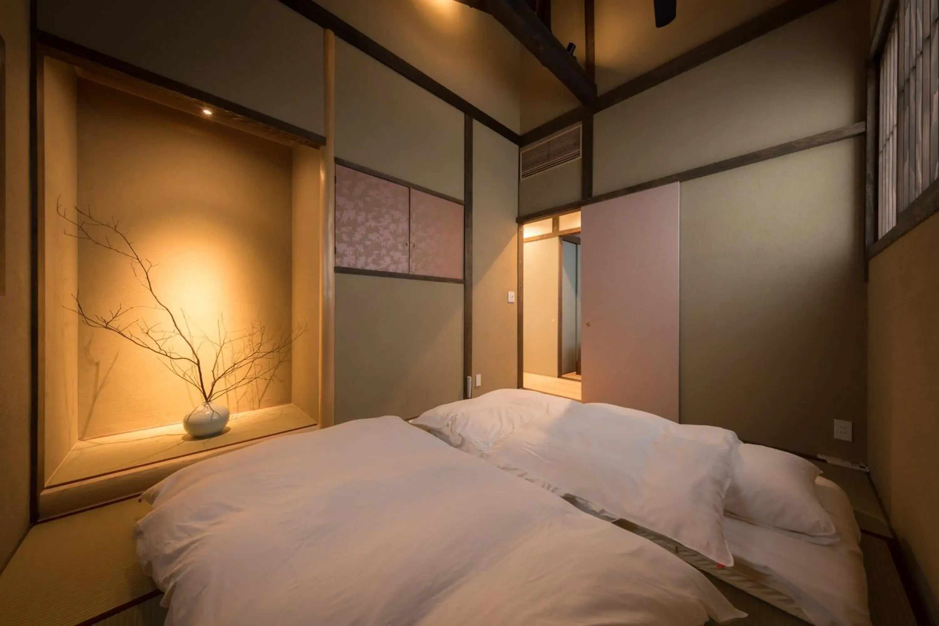 Photo of the whole room, Bed in Kiraku Kyoto Gion