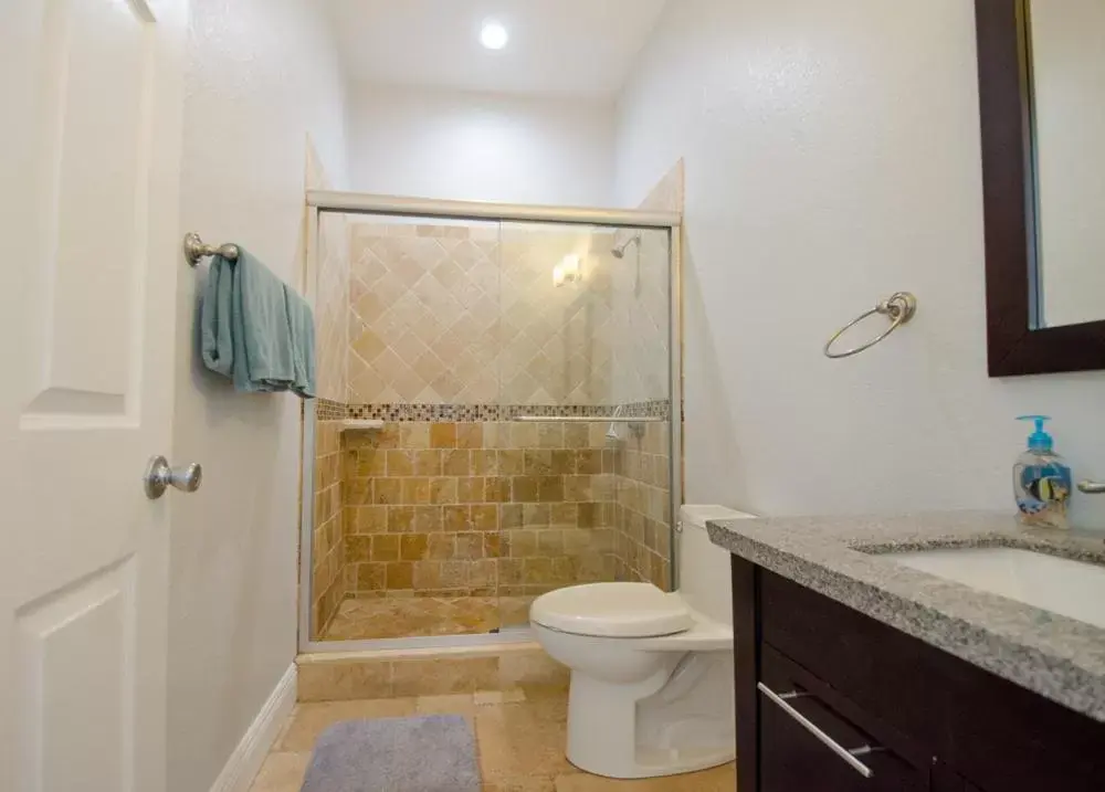 Shower, Bathroom in Vistalmar Beach Resort