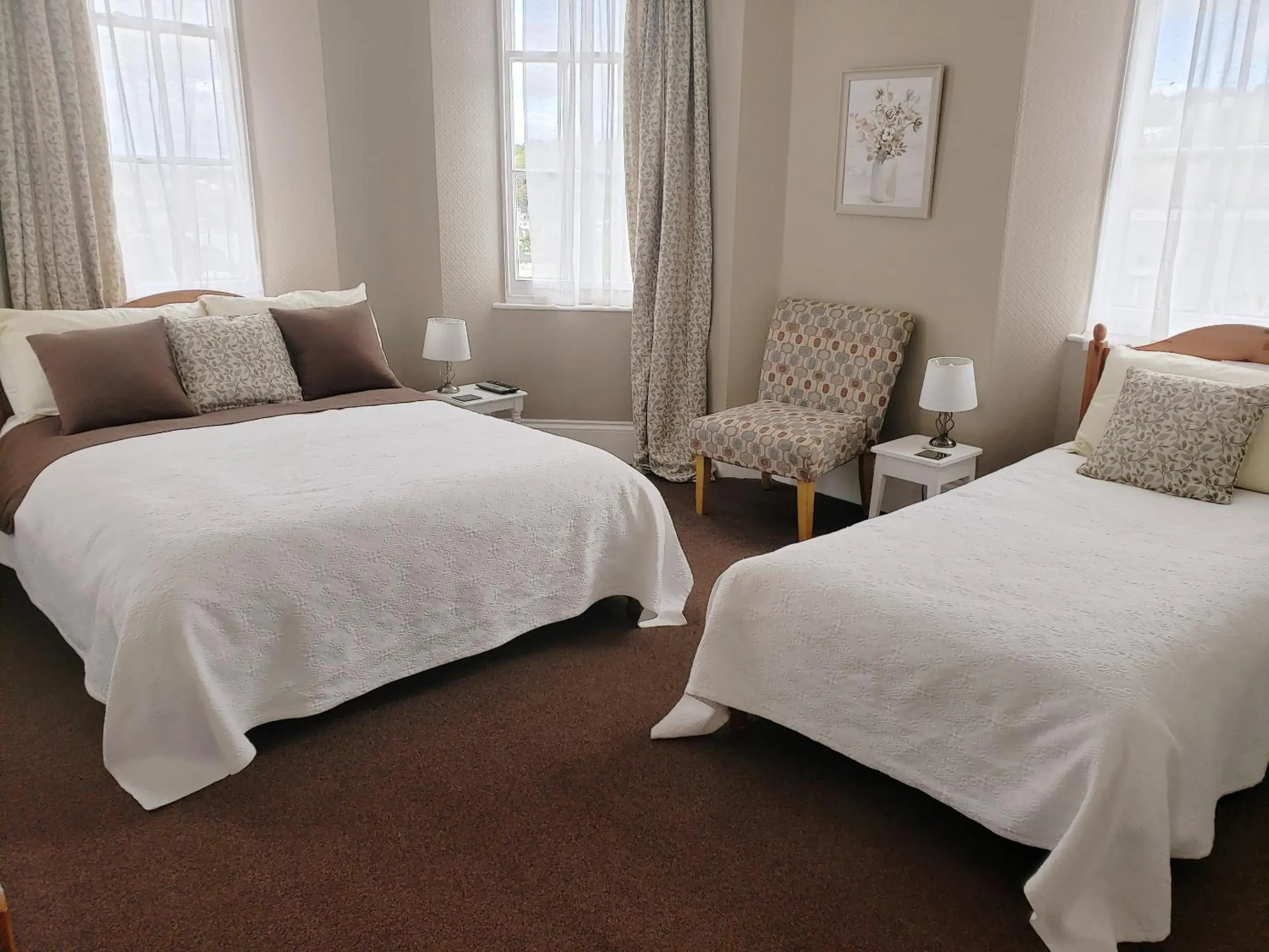 Bedroom, Bed in Ashleigh House