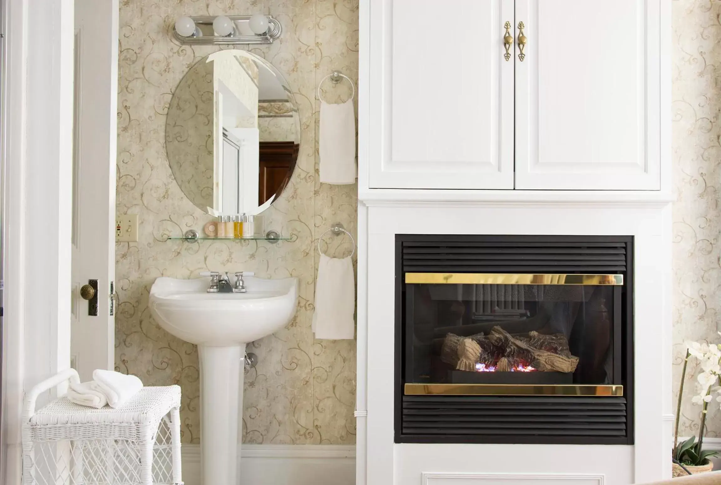 Decorative detail, Bathroom in Glynn House Inn