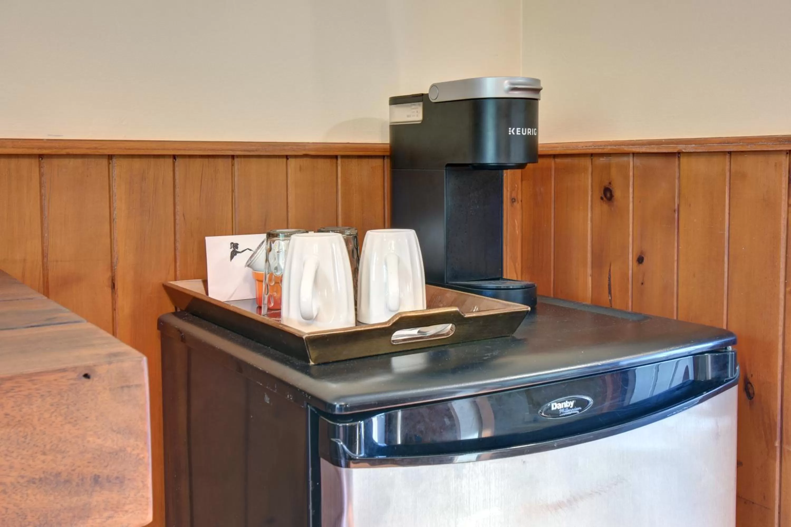 Coffee/tea facilities in Hôtel du Lac Lenore