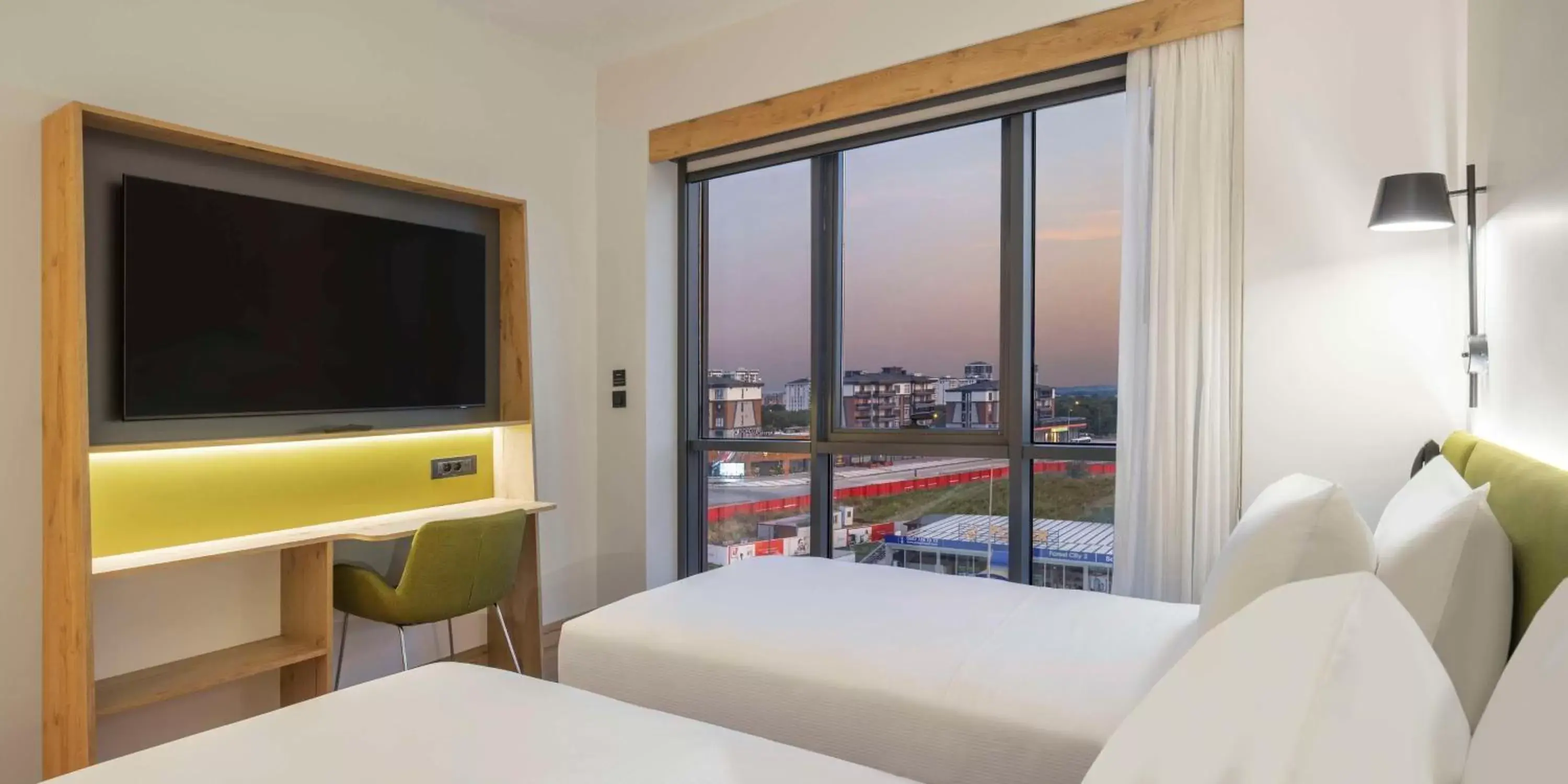 Bedroom, TV/Entertainment Center in Hampton By Hilton Cerkezkoy