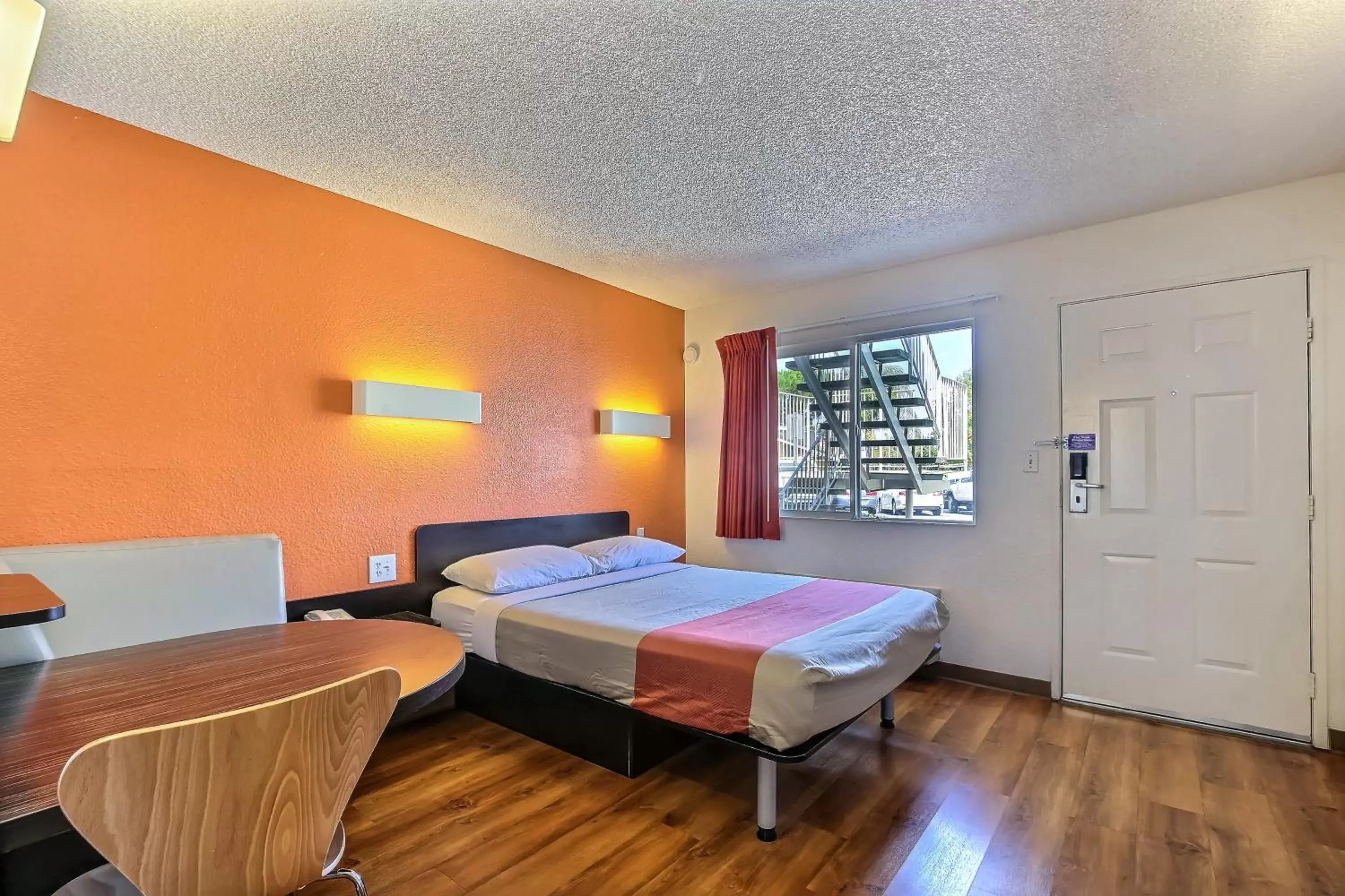 Bedroom, Bed in Motel 6-Pleasanton, CA