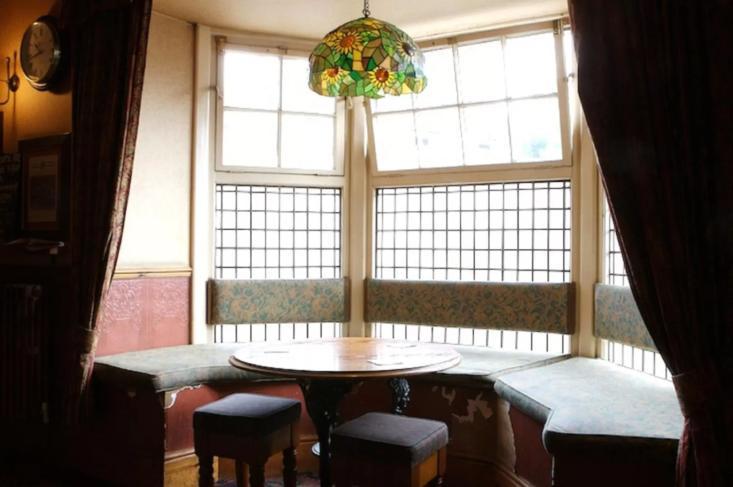 Lounge or bar, Dining Area in Radstock Hotel near Bath
