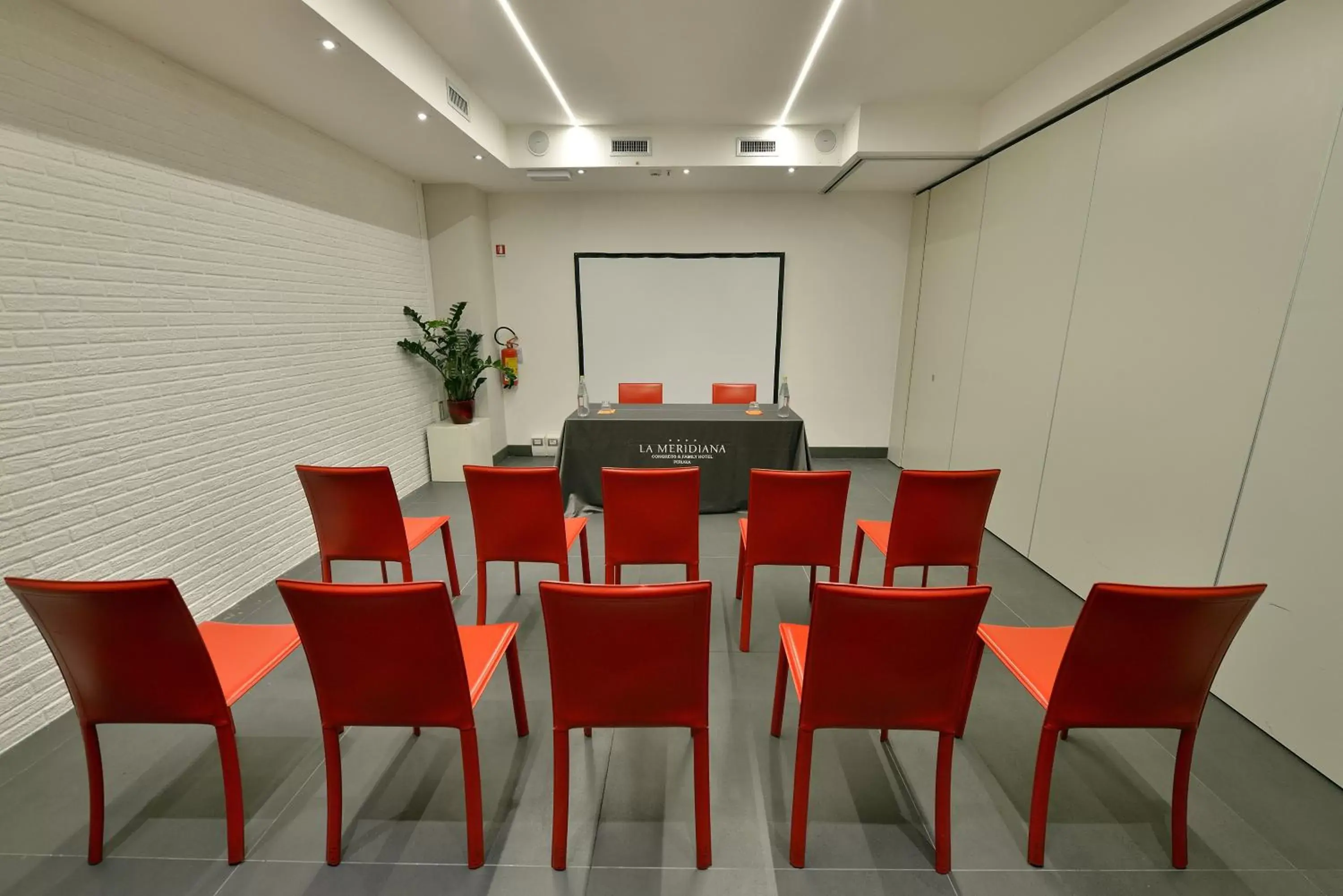 Business facilities in Hotel La Meridiana