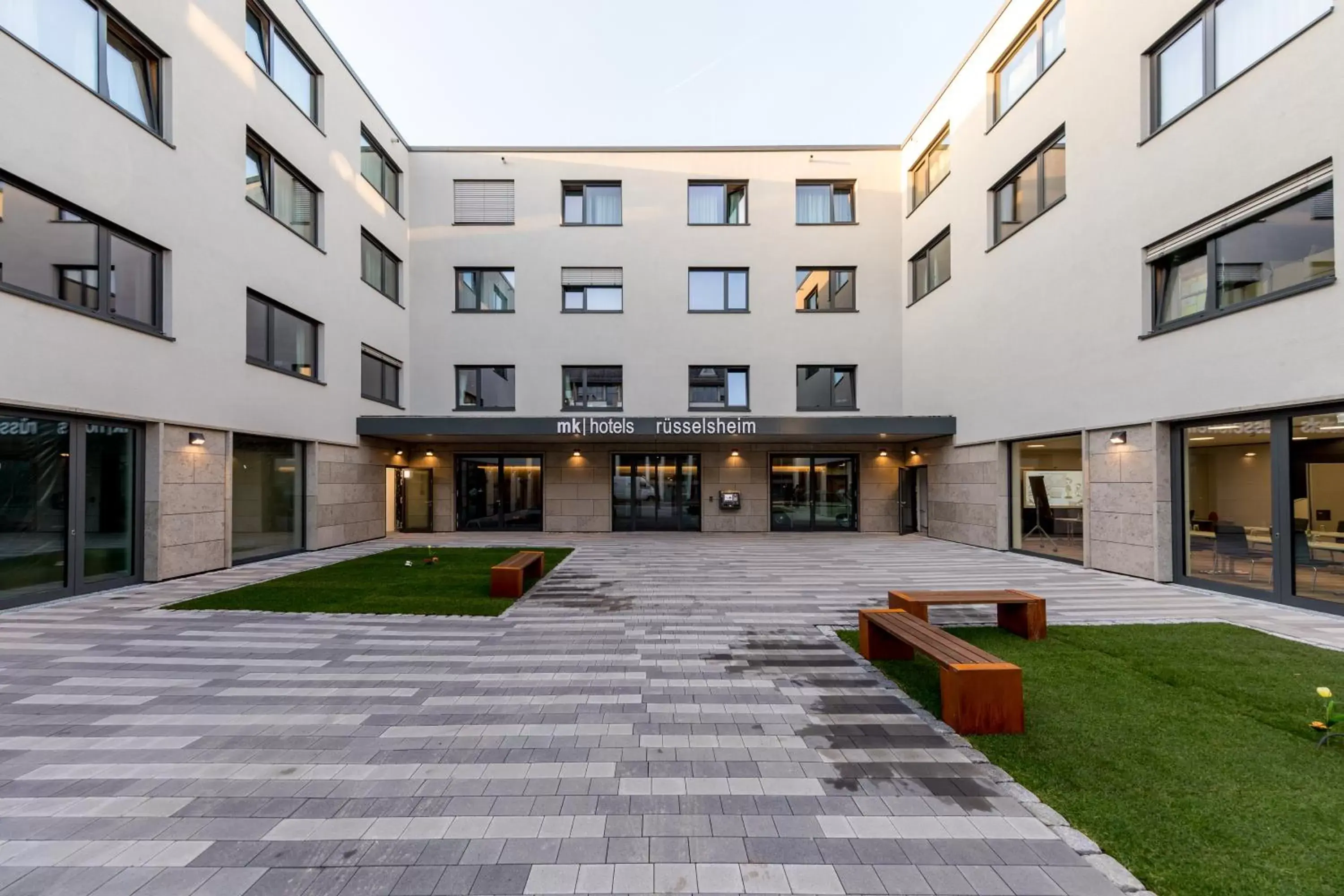 Patio, Property Building in mk | hotel rüsselsheim