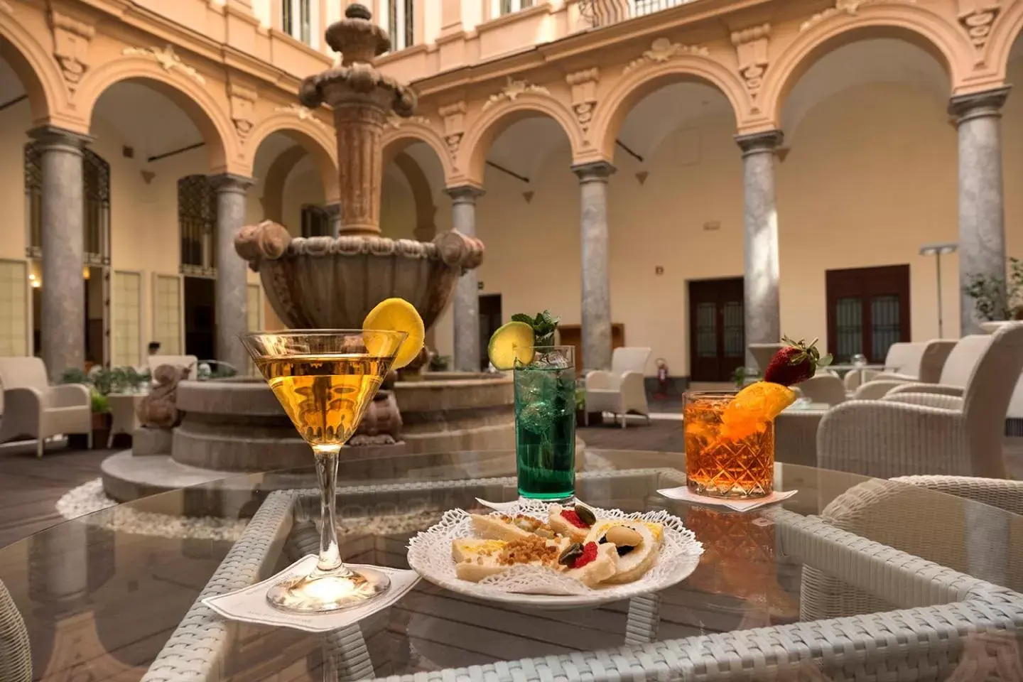 Patio in Grand Hotel Piazza Borsa